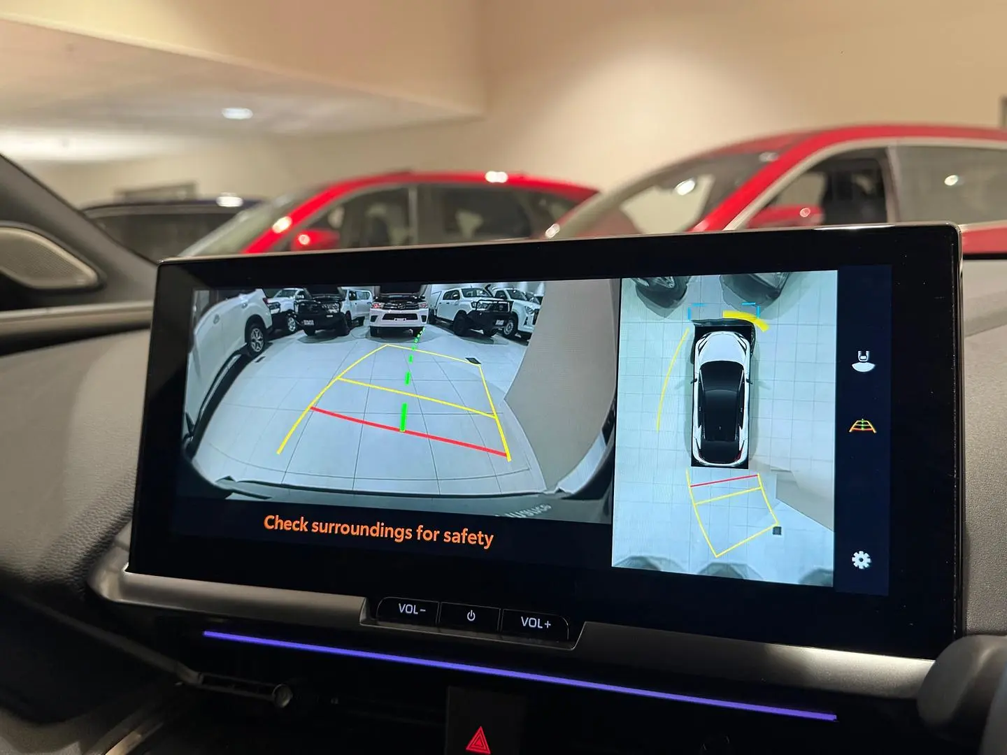2024 Toyota C-HR Gallery Image 18