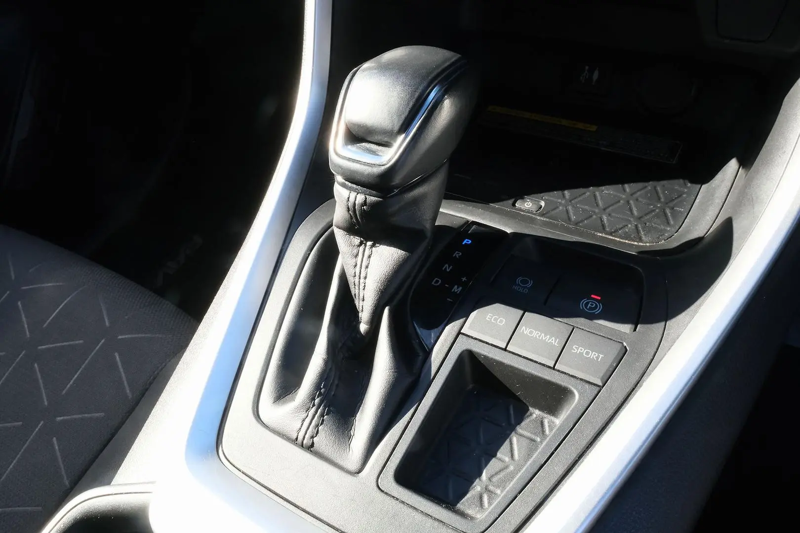 2019 Toyota RAV4 Gallery Image 17