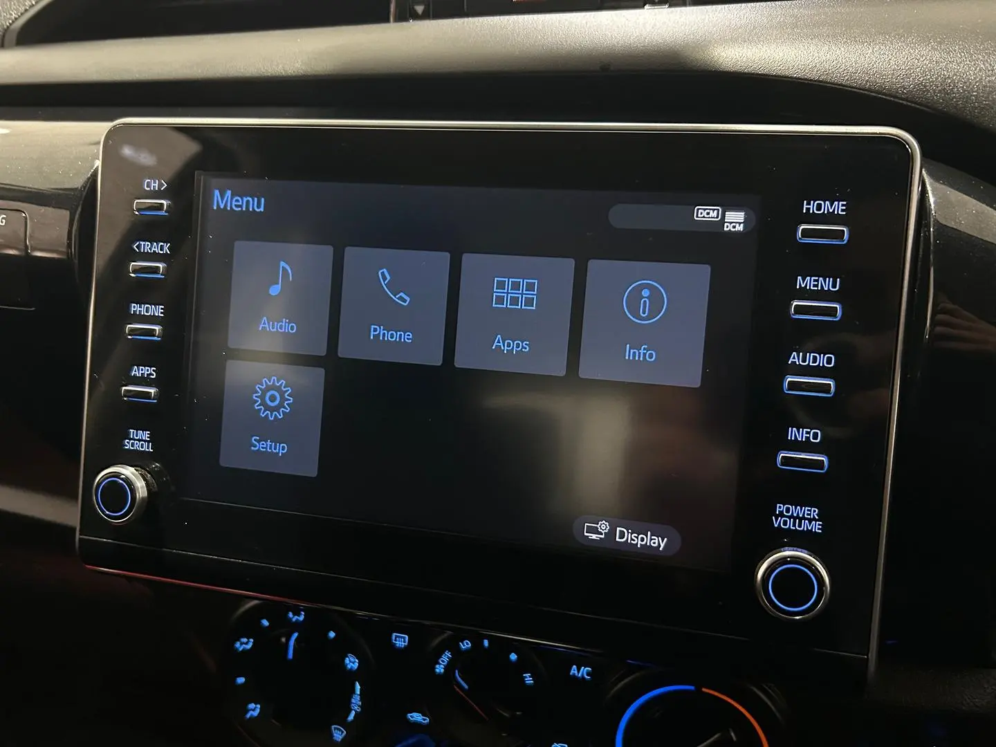 2022 Toyota Hilux Gallery Image 14