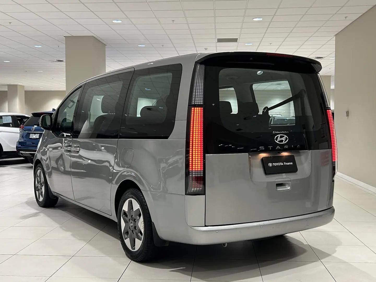 2022 Hyundai STARIA Gallery Image 8