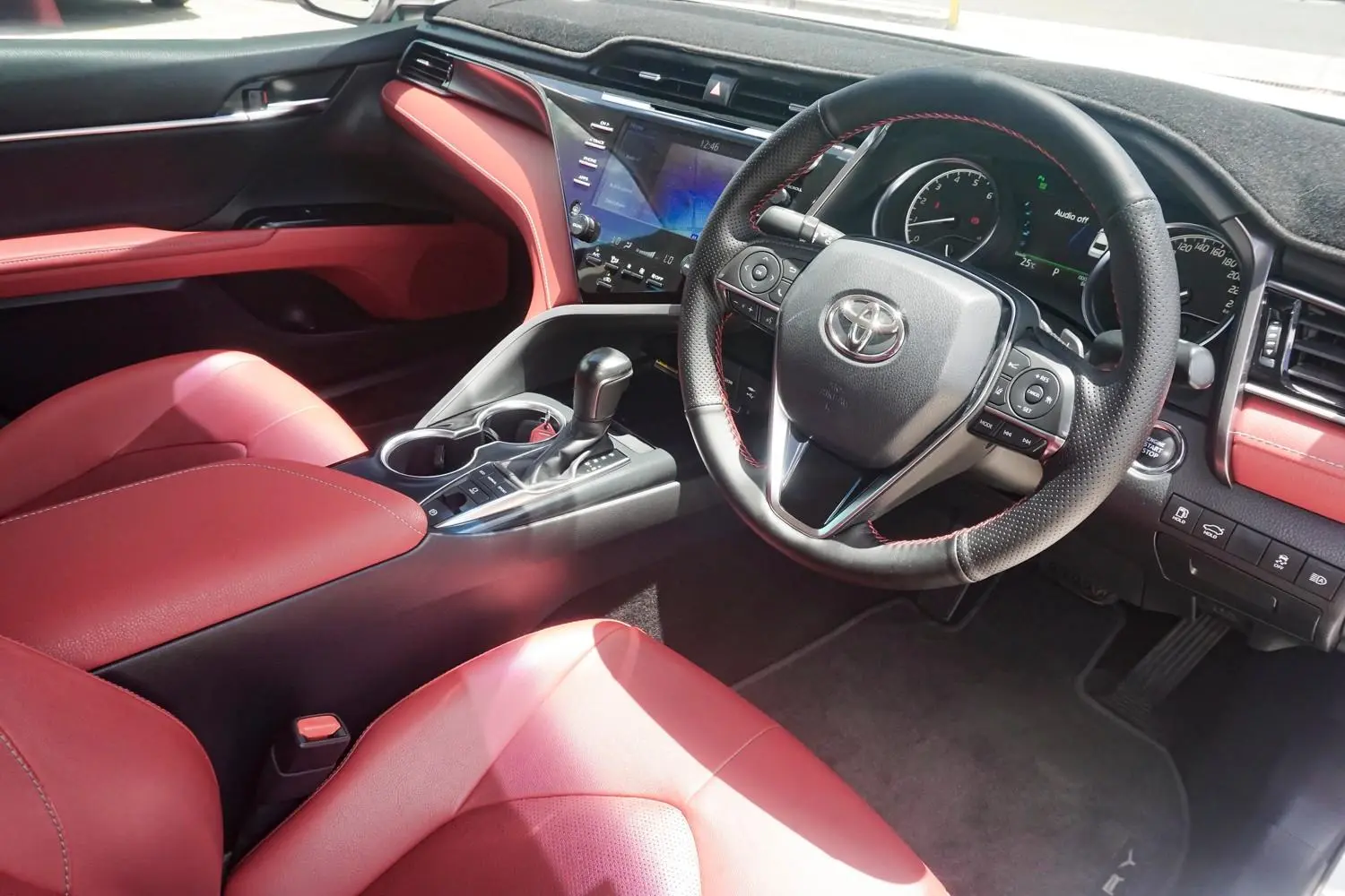 2019 Toyota Camry Gallery Image 5