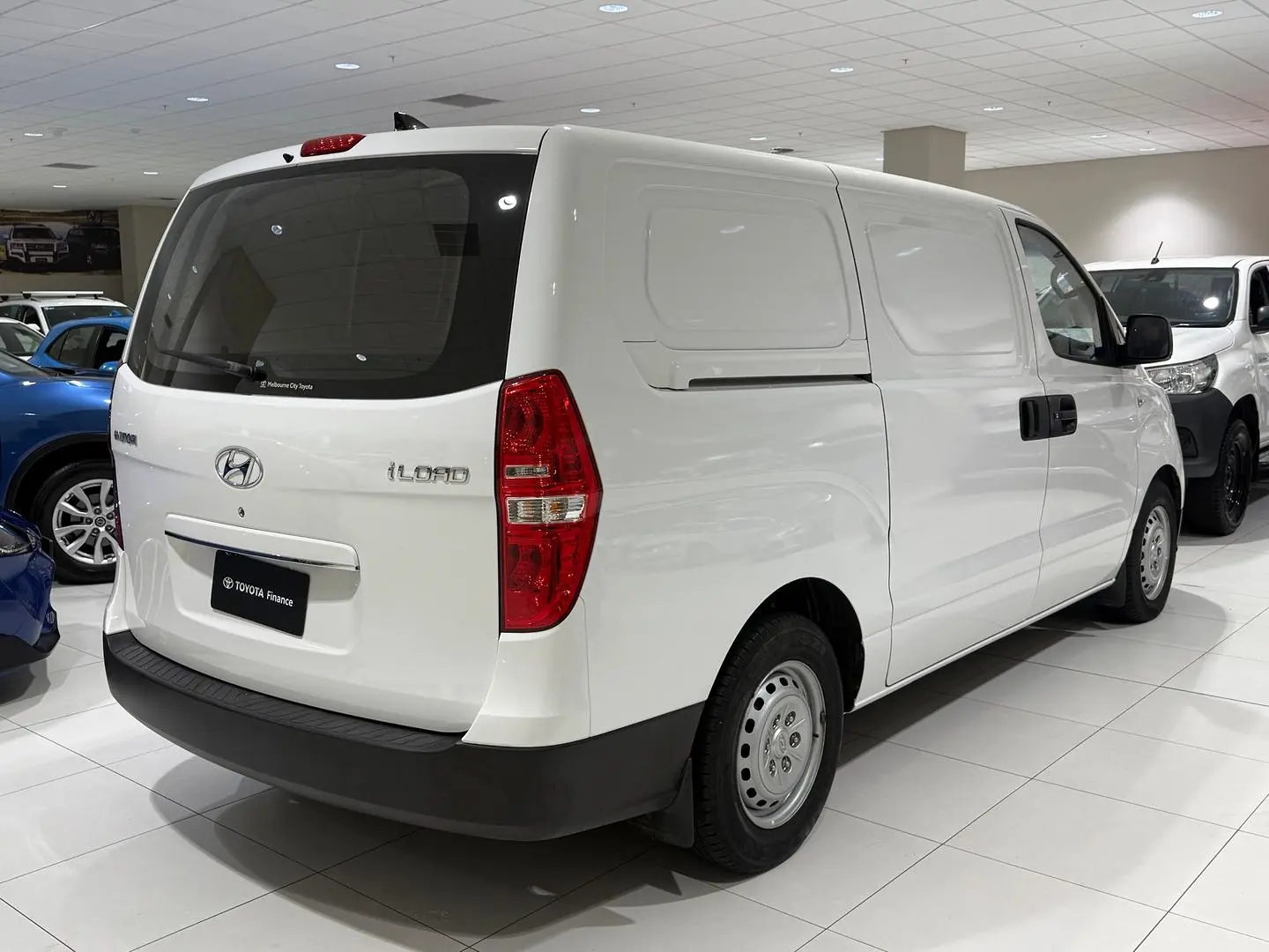 2021 Hyundai iLoad Gallery Image 10