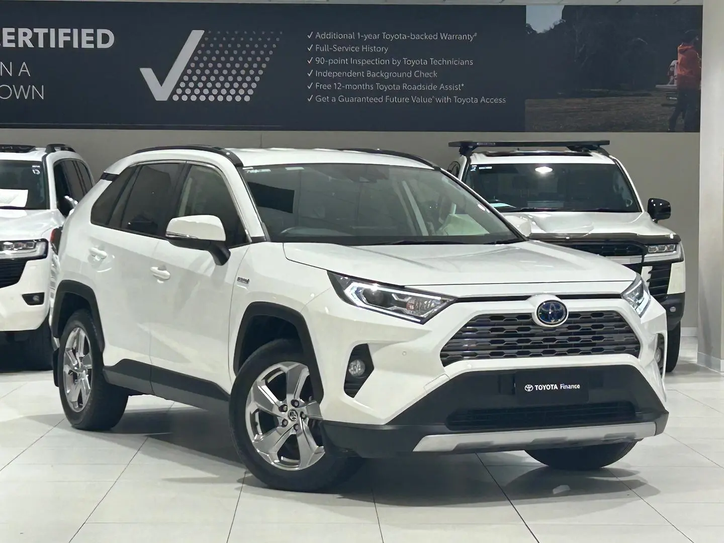 2021 Toyota RAV4 Gallery Image 1