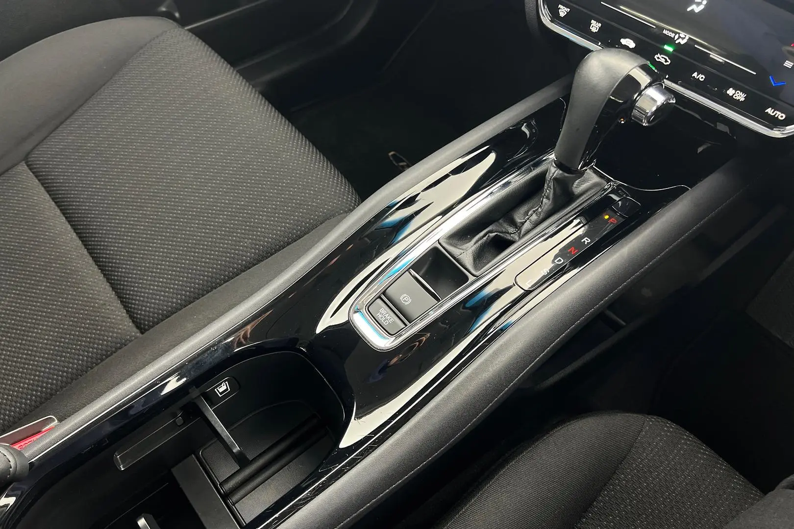 2018 Honda HR-V Gallery Image 13