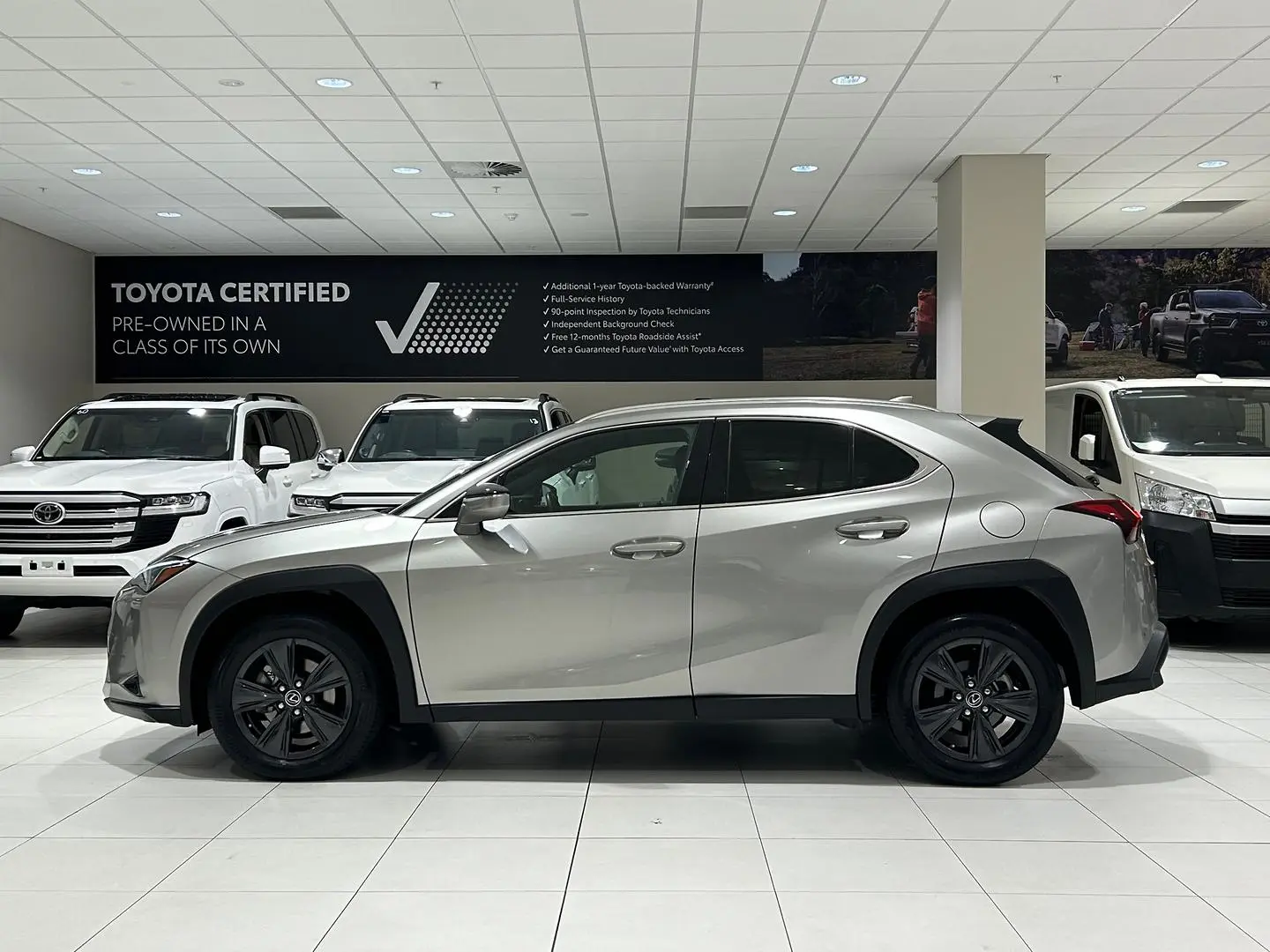 2023 Lexus UX Gallery Image 6