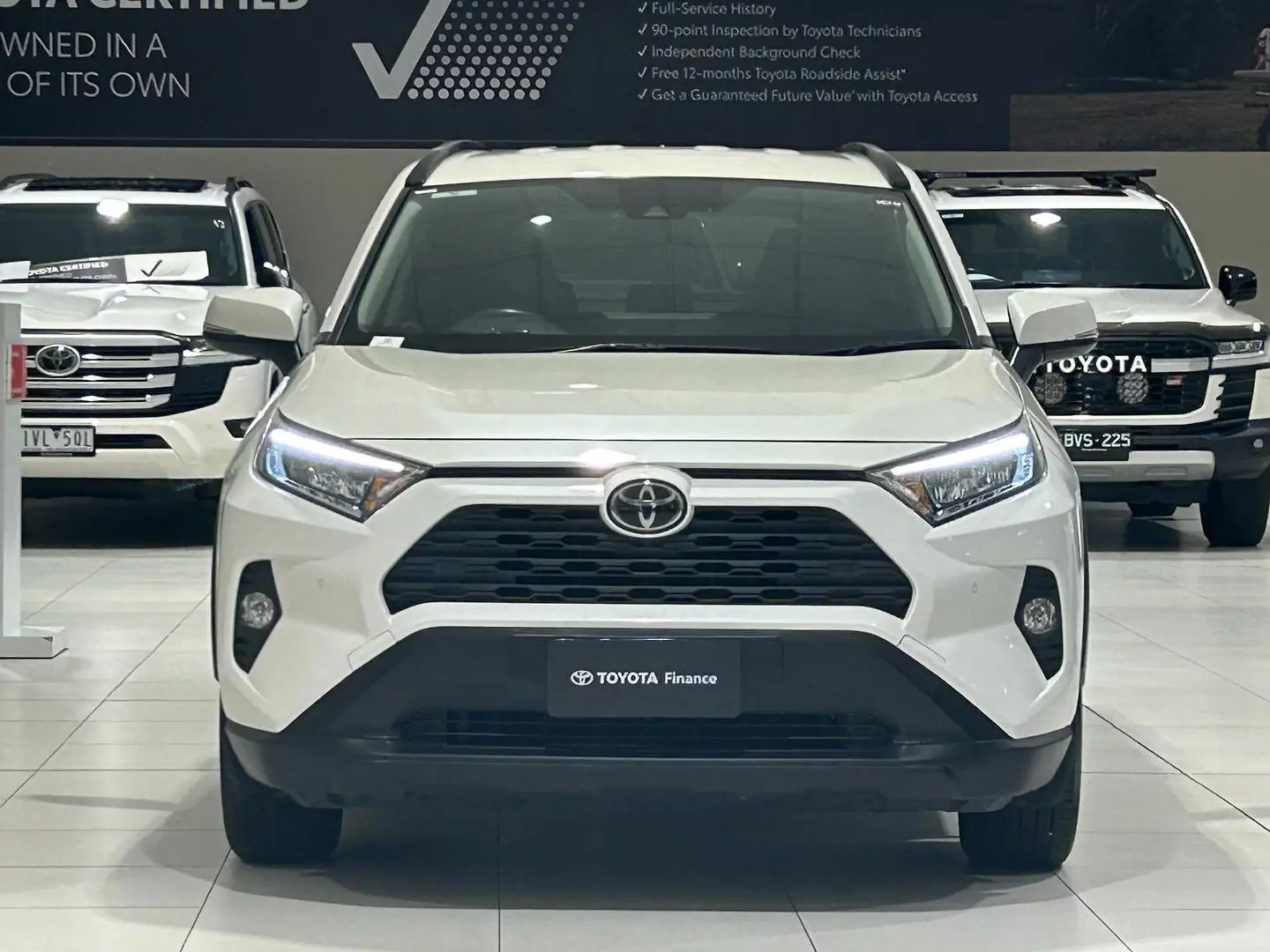 2019 Toyota RAV4 Gallery Image 4