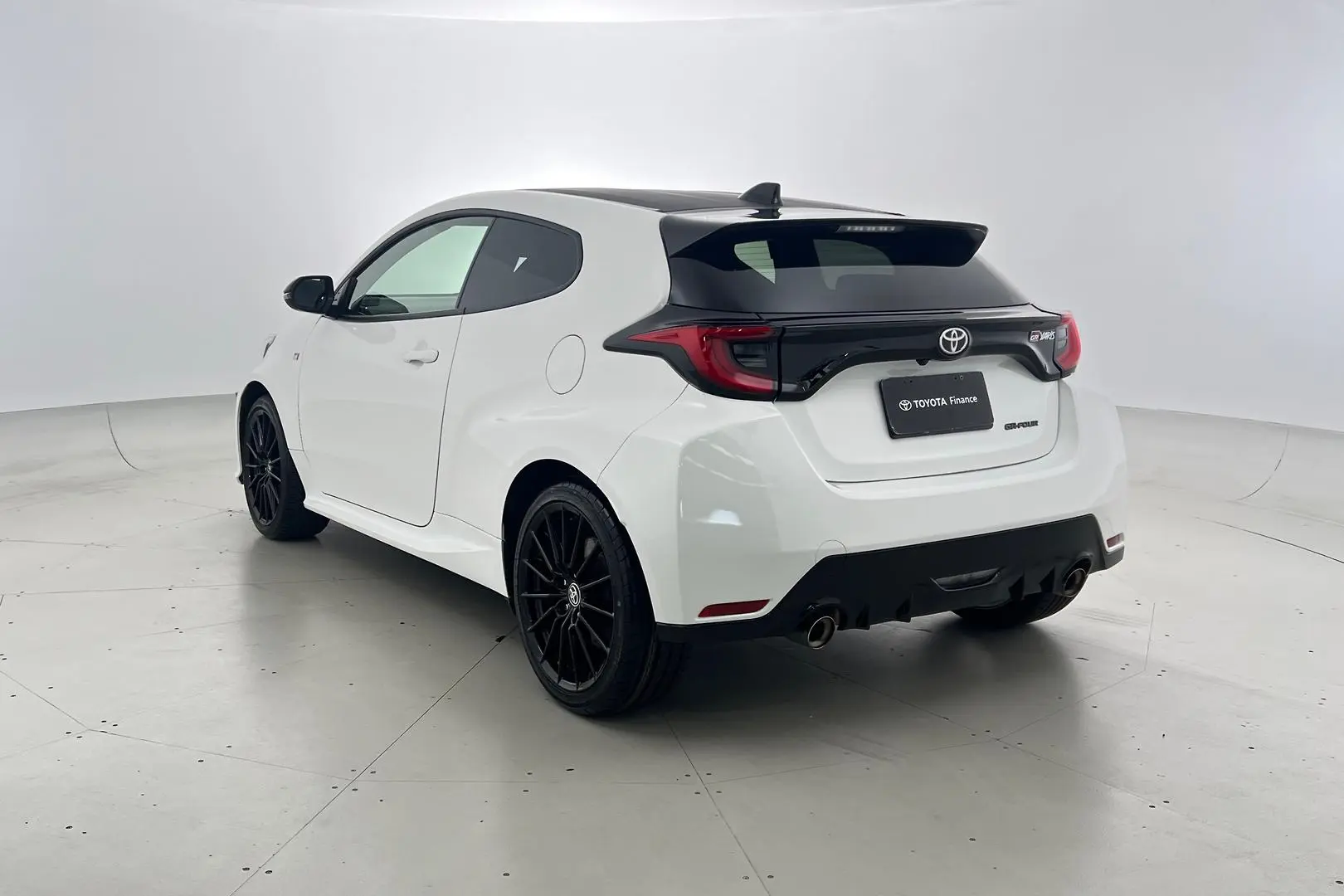 2021 Toyota Yaris Gallery Image 5