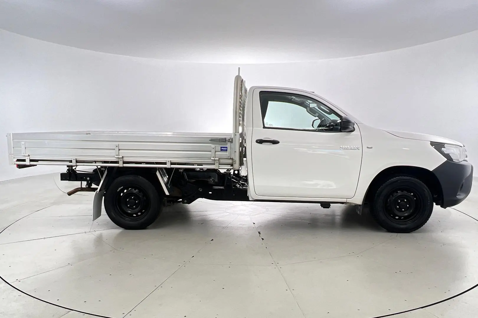 2021 Toyota Hilux Gallery Image 3