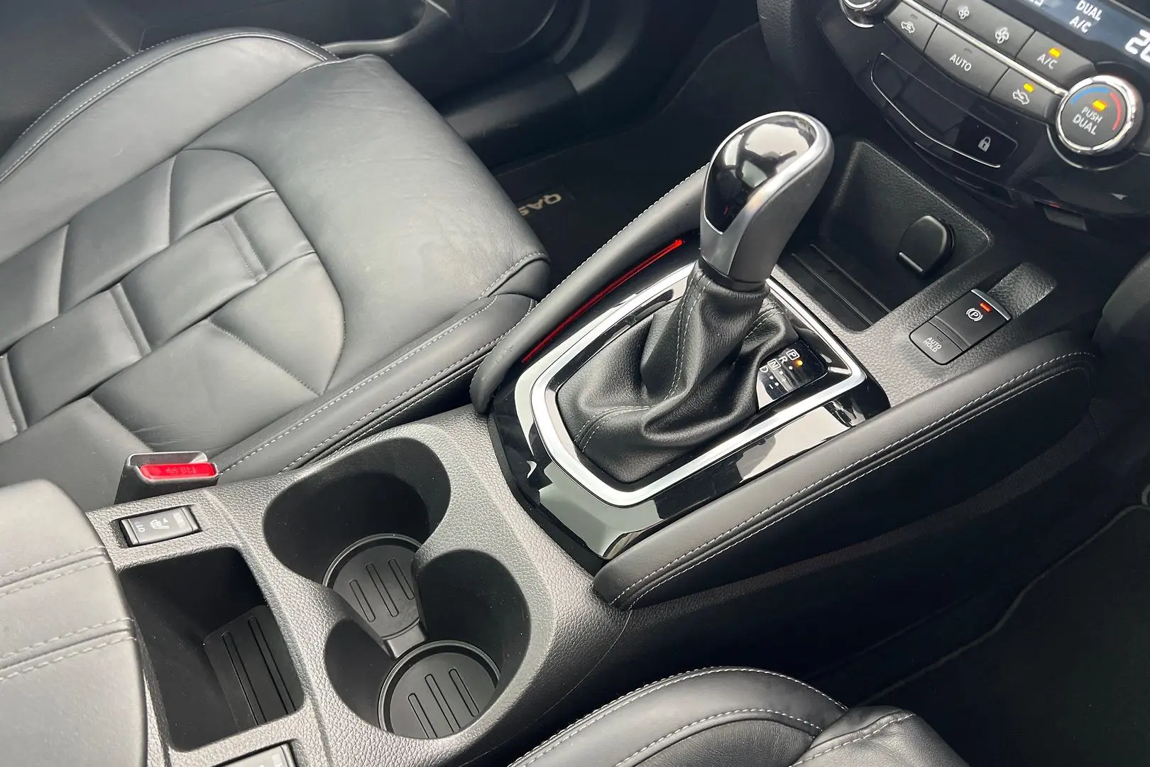 2020 Nissan QASHQAI Gallery Image 22