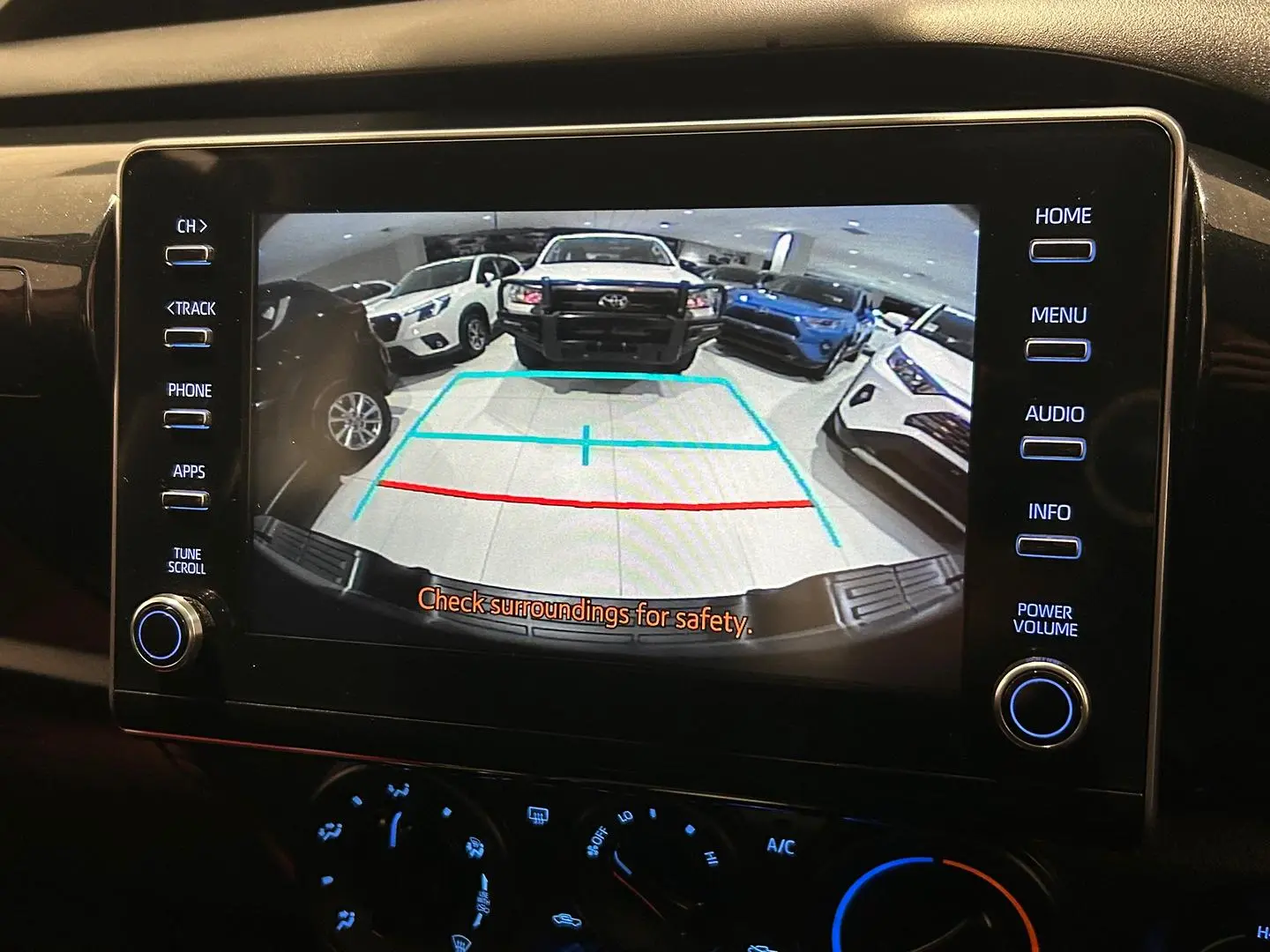 2022 Toyota Hilux Gallery Image 15