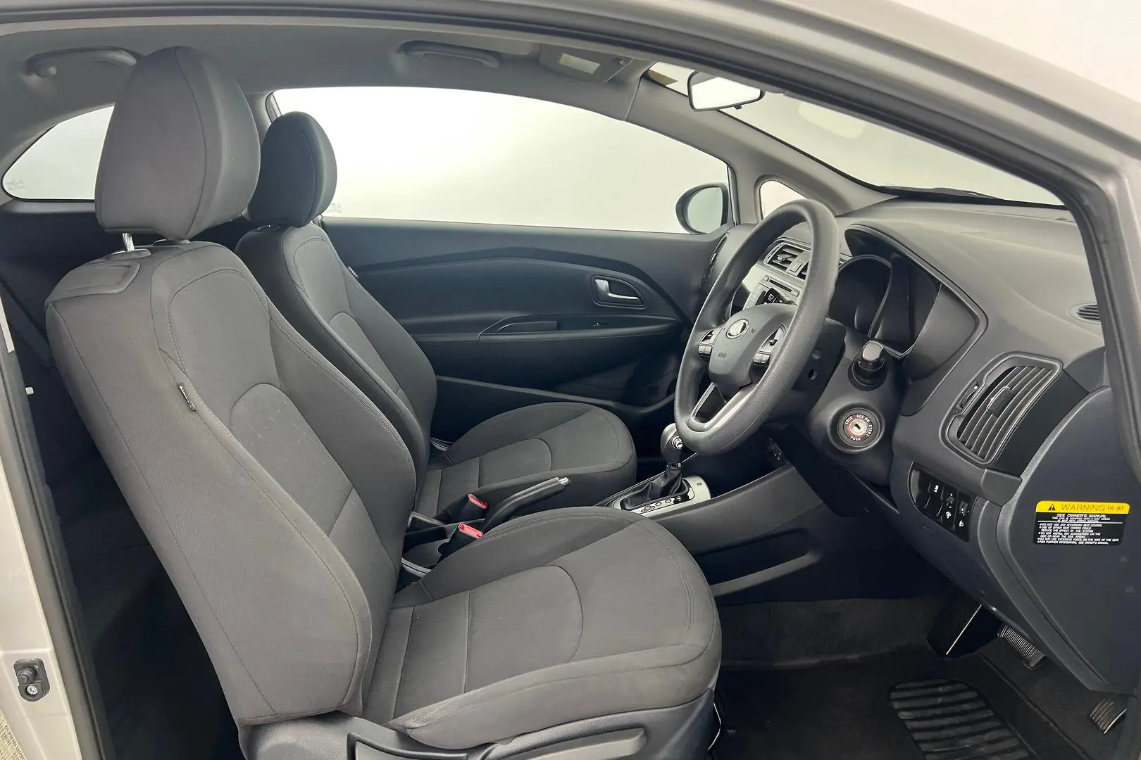 2016 Kia Rio Gallery Image 11