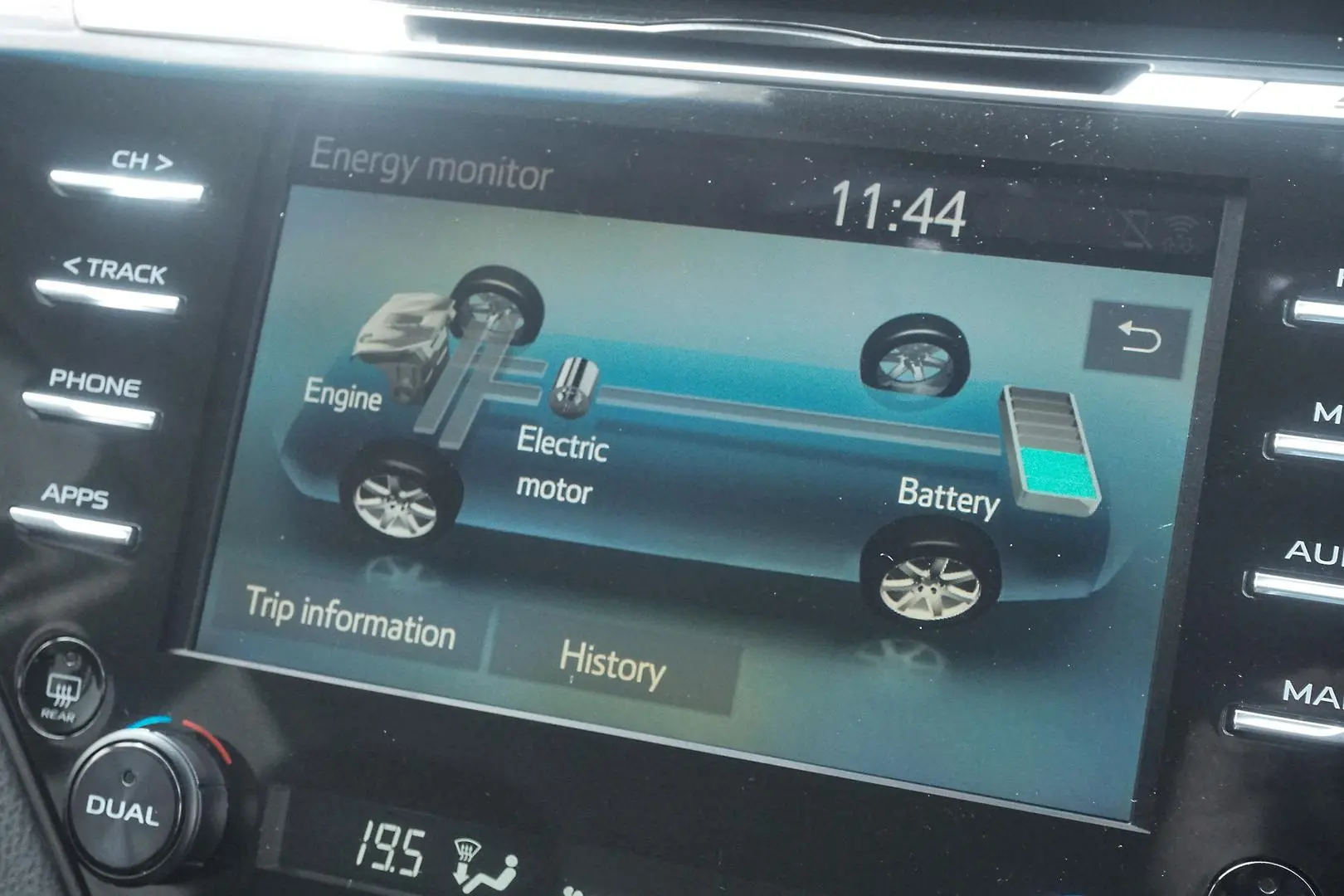 2018 Toyota Camry Gallery Image 9