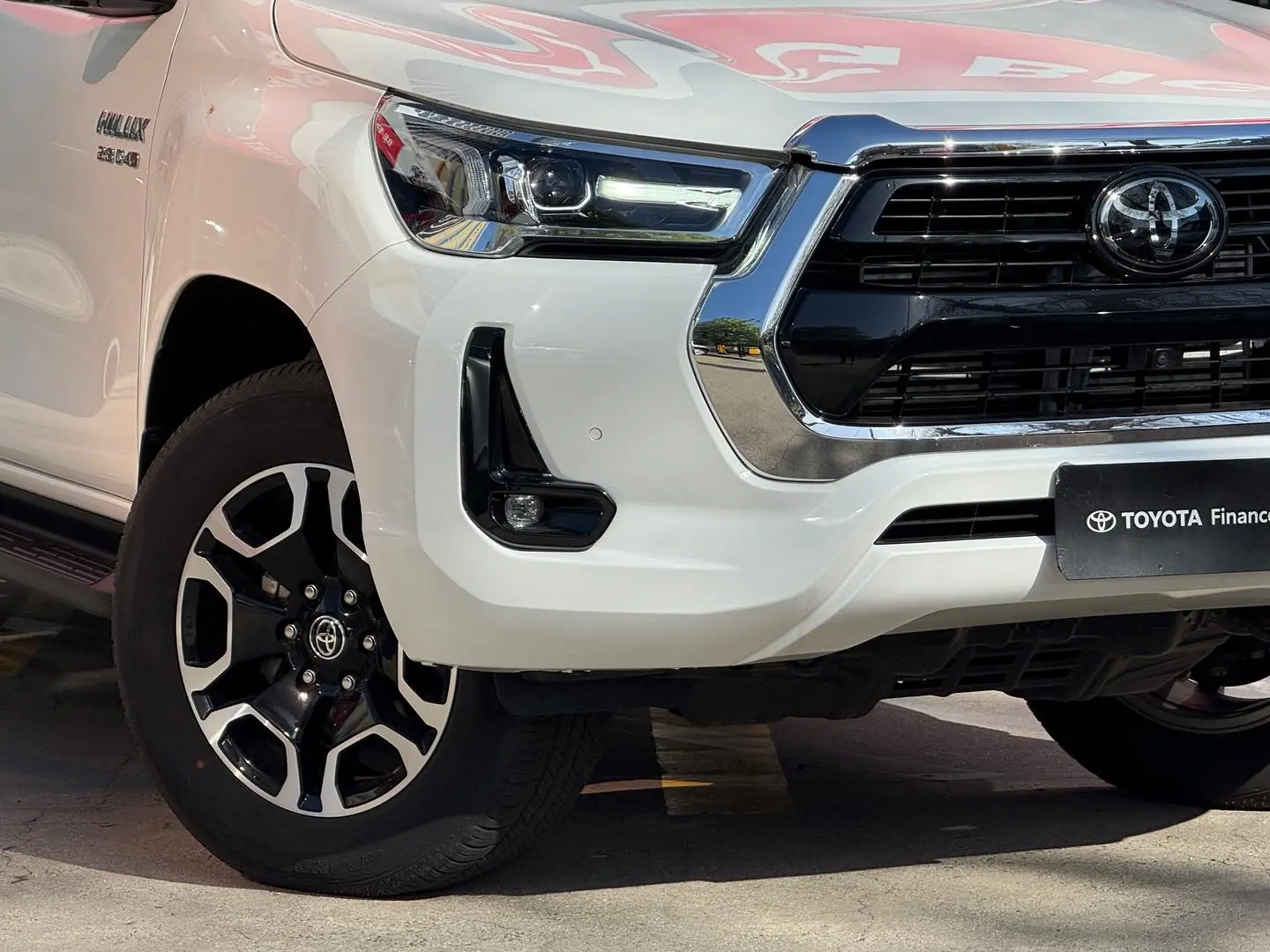 2023 Toyota Hilux Gallery Image 2