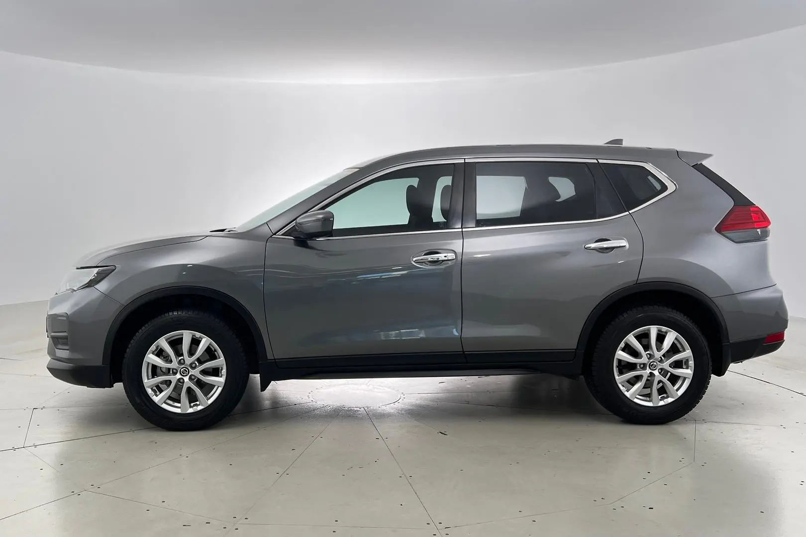 2021 Nissan X-TRAIL Gallery Image 8