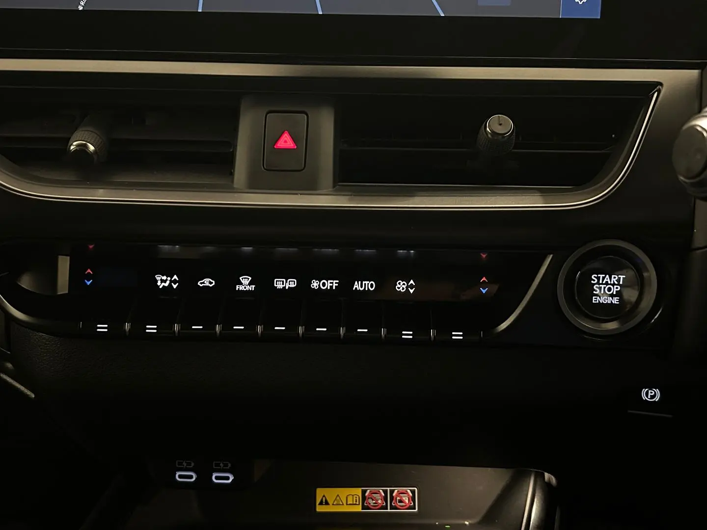 2023 Lexus UX Gallery Image 16