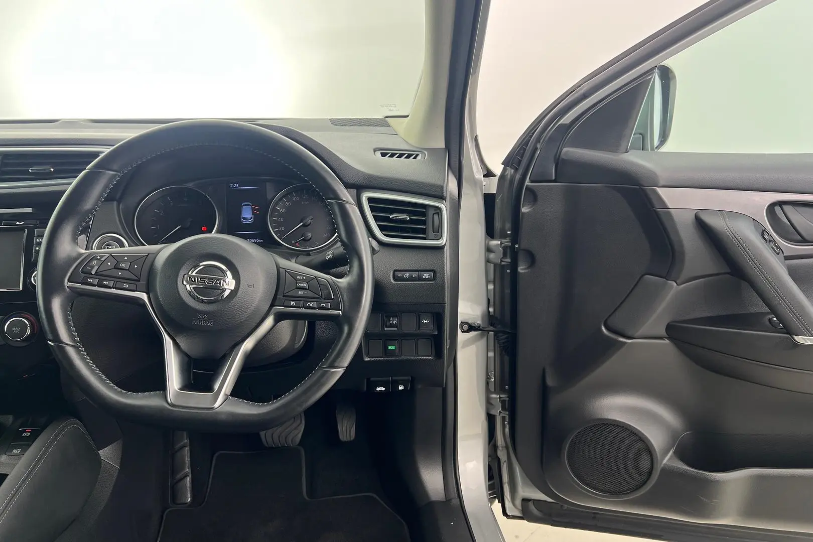 2019 Nissan QASHQAI Gallery Image 15