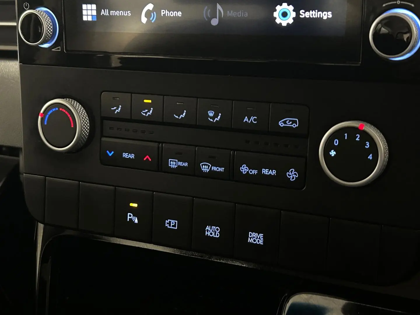 2022 Hyundai STARIA Gallery Image 18