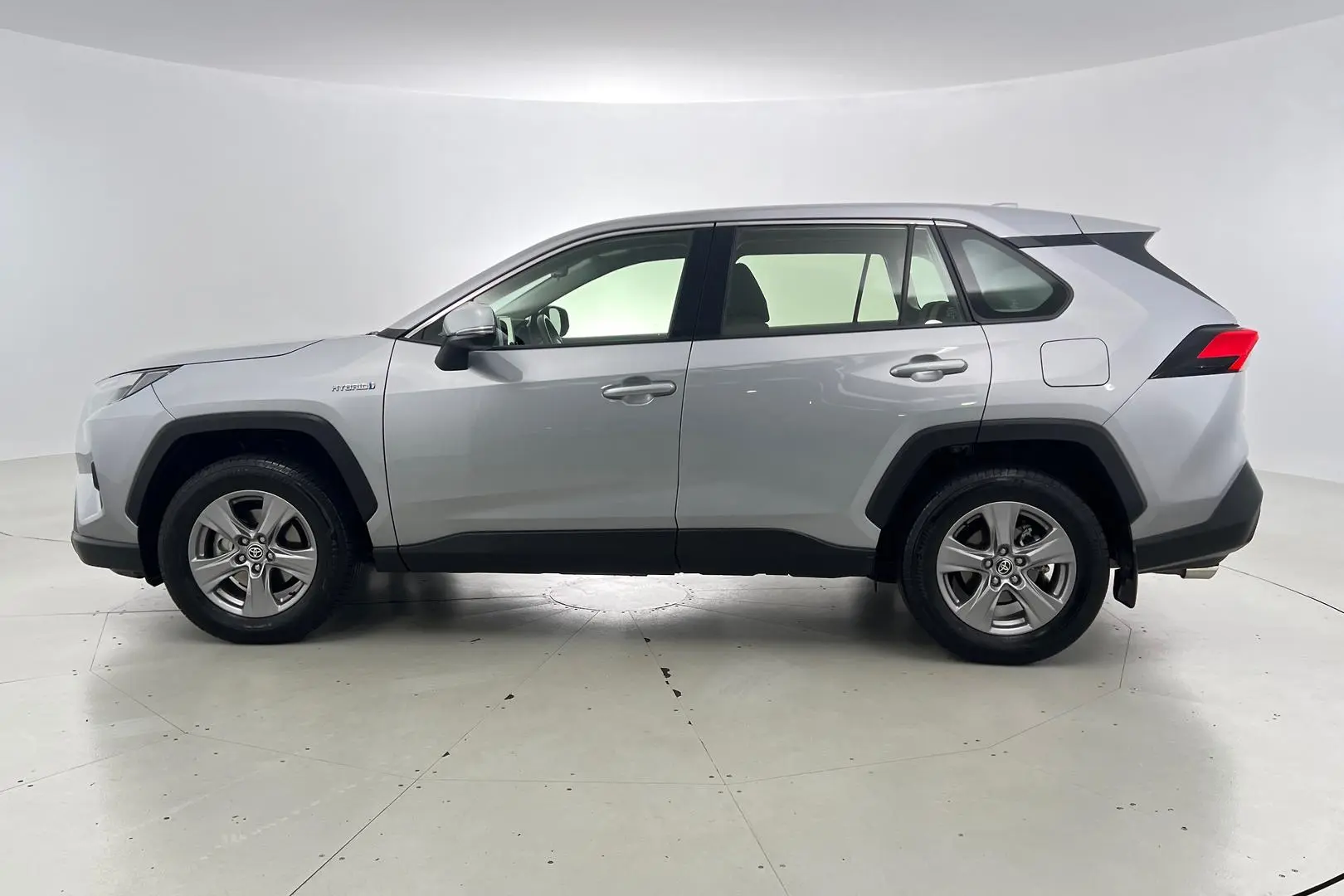 2024 Toyota RAV4 Gallery Image 7