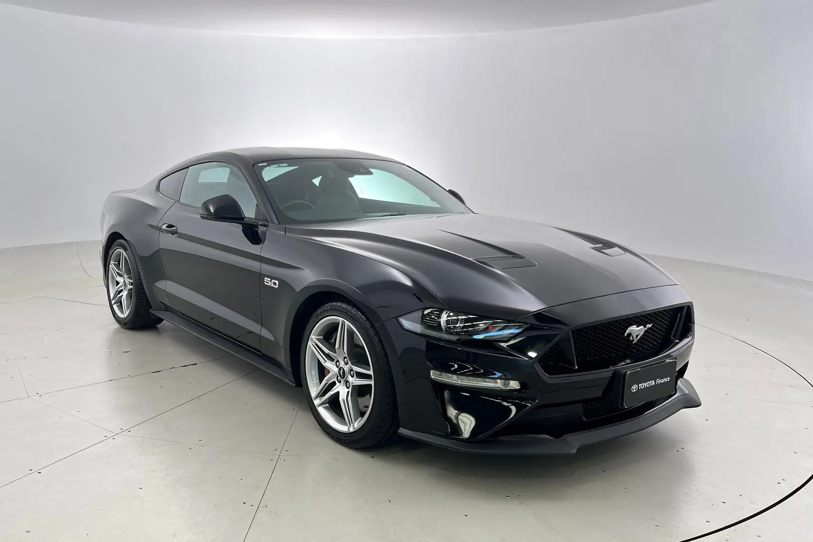 2018 Ford Mustang Gallery Image 1