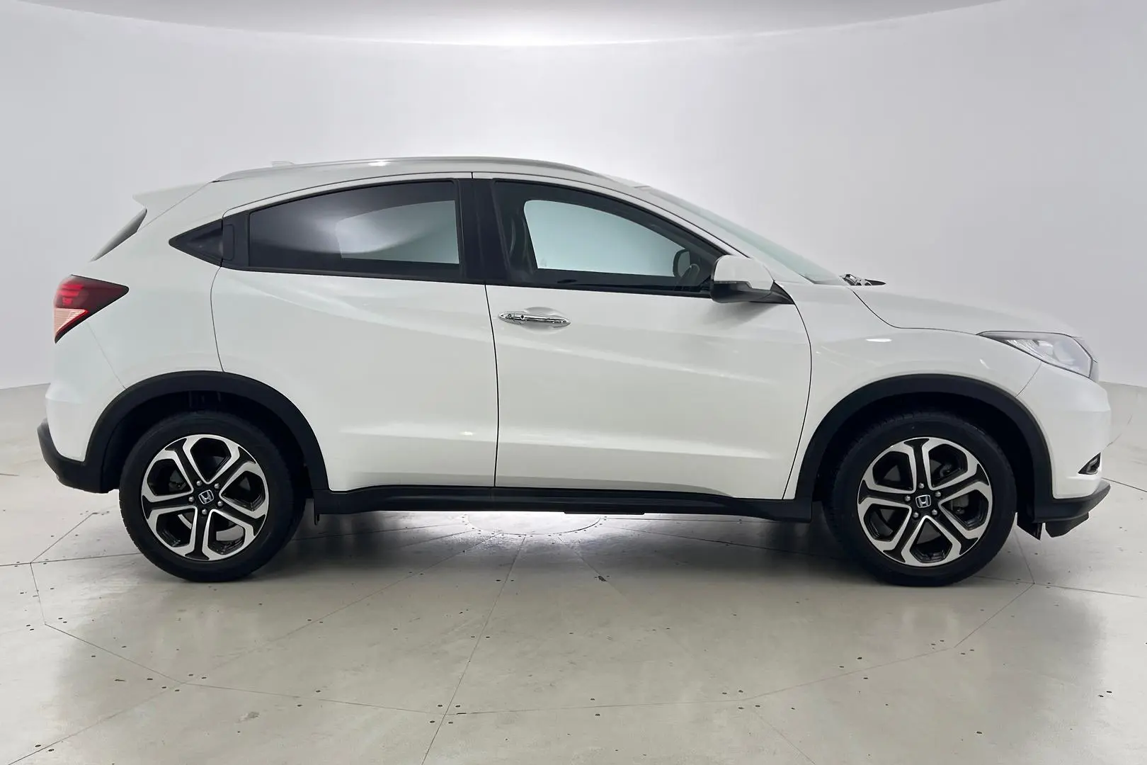 2016 Honda HR-V Gallery Image 5