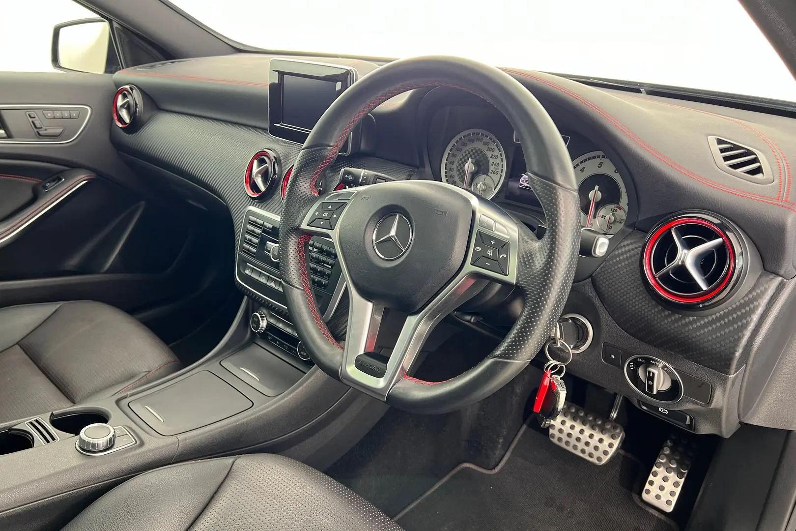 2014 Mercedes-Benz A-Class Gallery Image 3