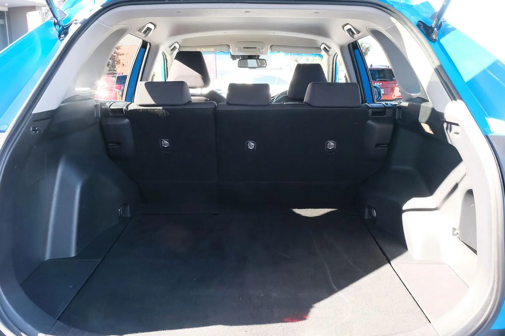 2019 Toyota RAV4 Gallery Image 10