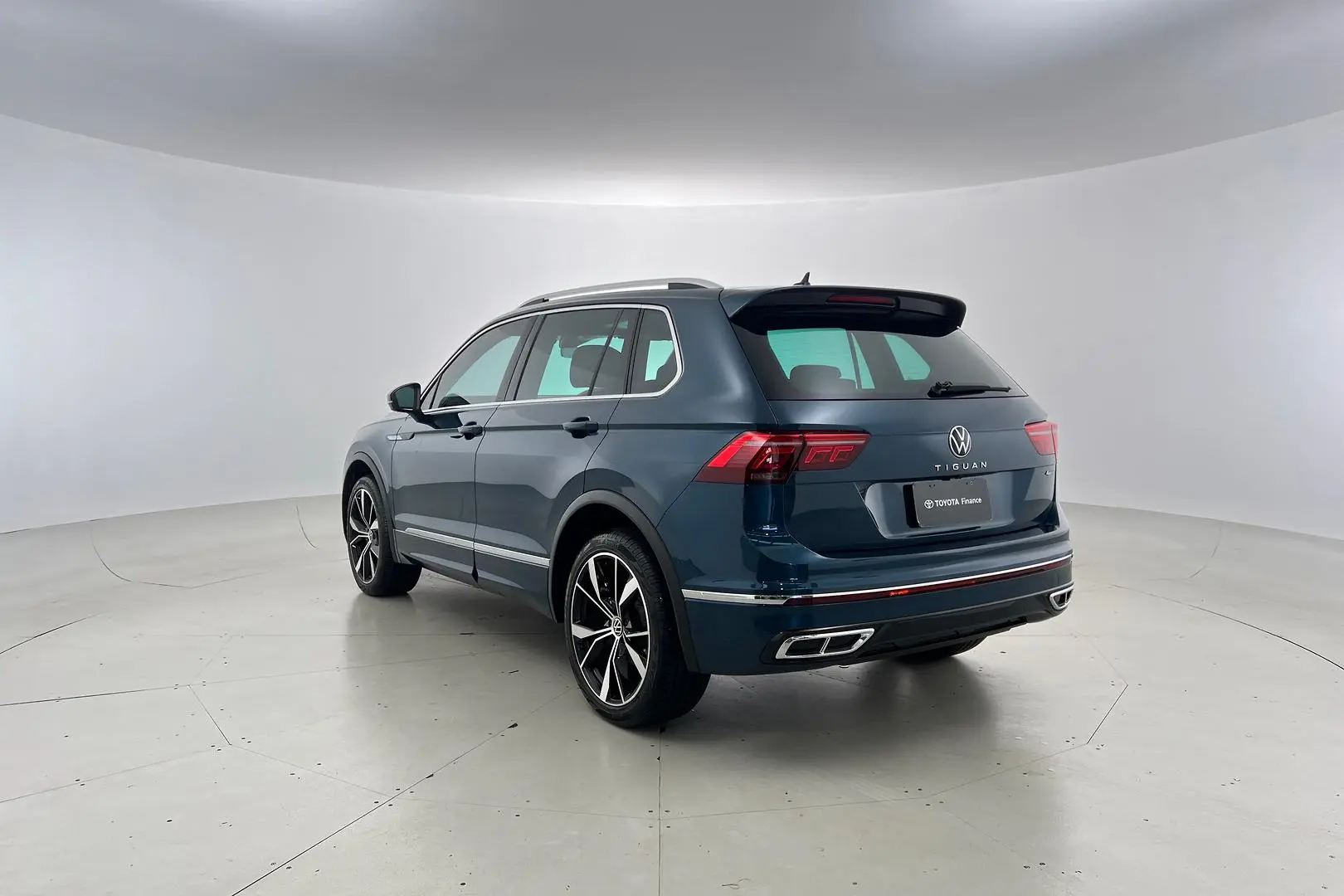 2023 Volkswagen Tiguan Gallery Image 8
