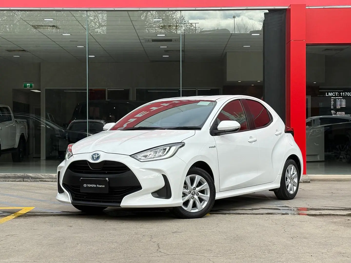 2022 Toyota Yaris Gallery Image 4