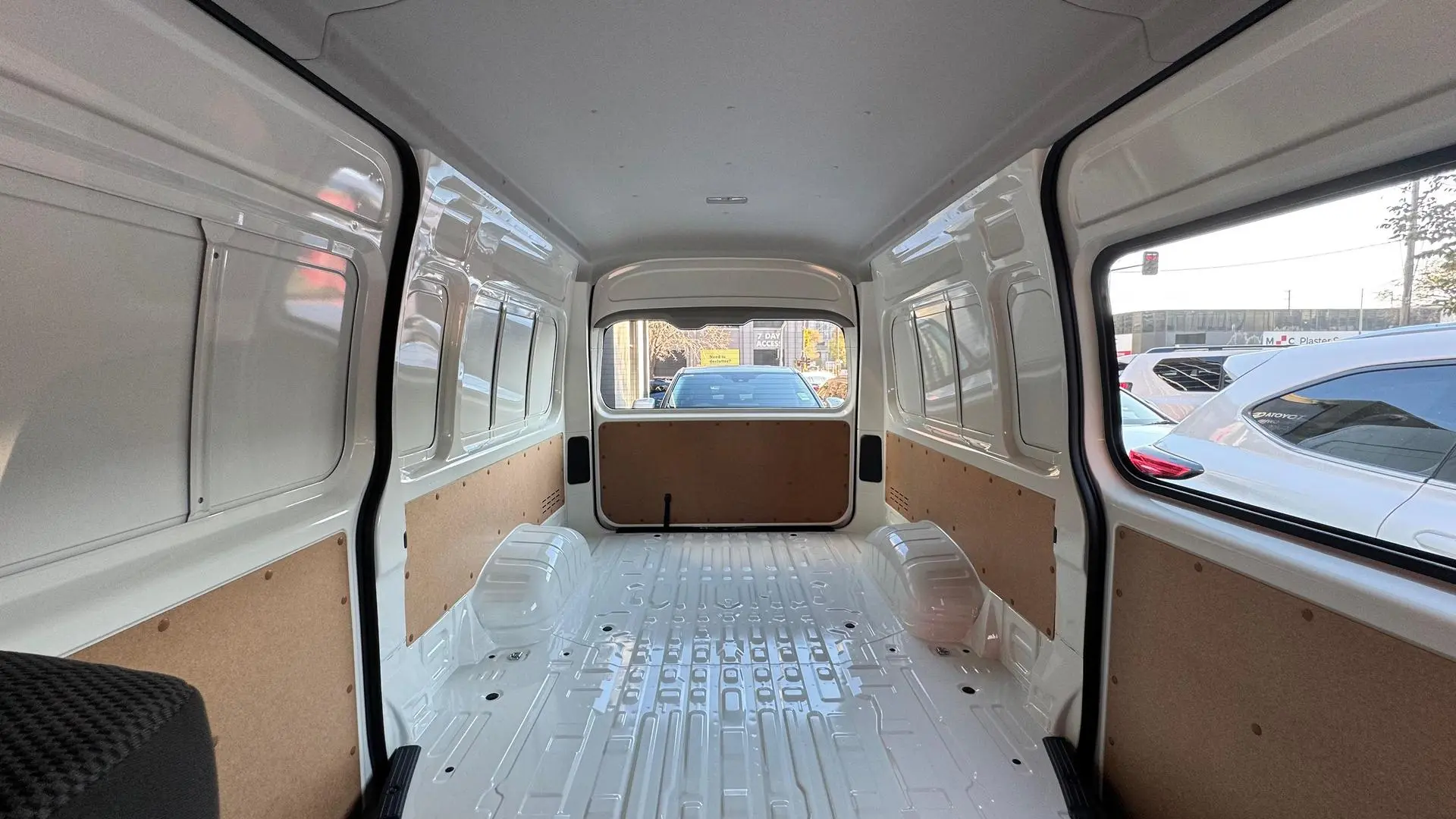 2025 Toyota Hiace Gallery Image 5