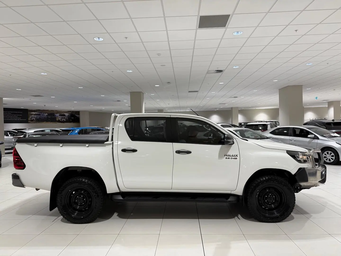 2020 Toyota Hilux Gallery Image 2