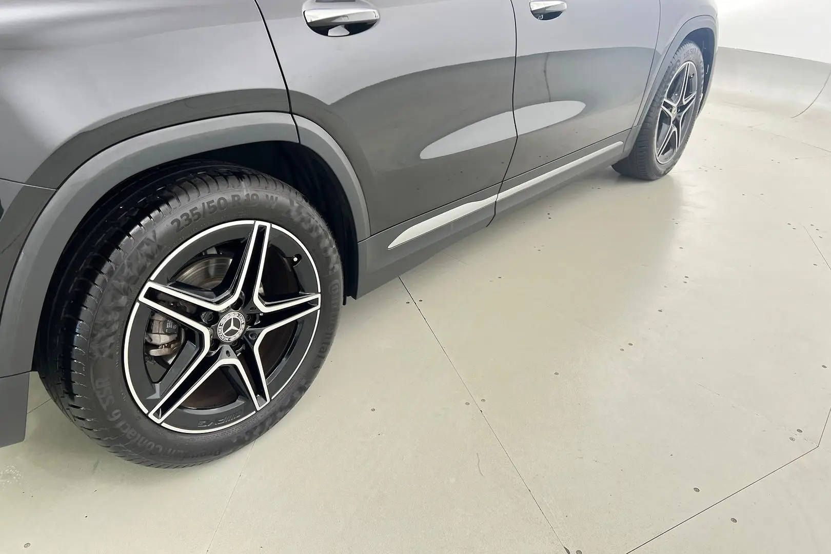 2023 Mercedes-Benz GLA-Class Gallery Image 5