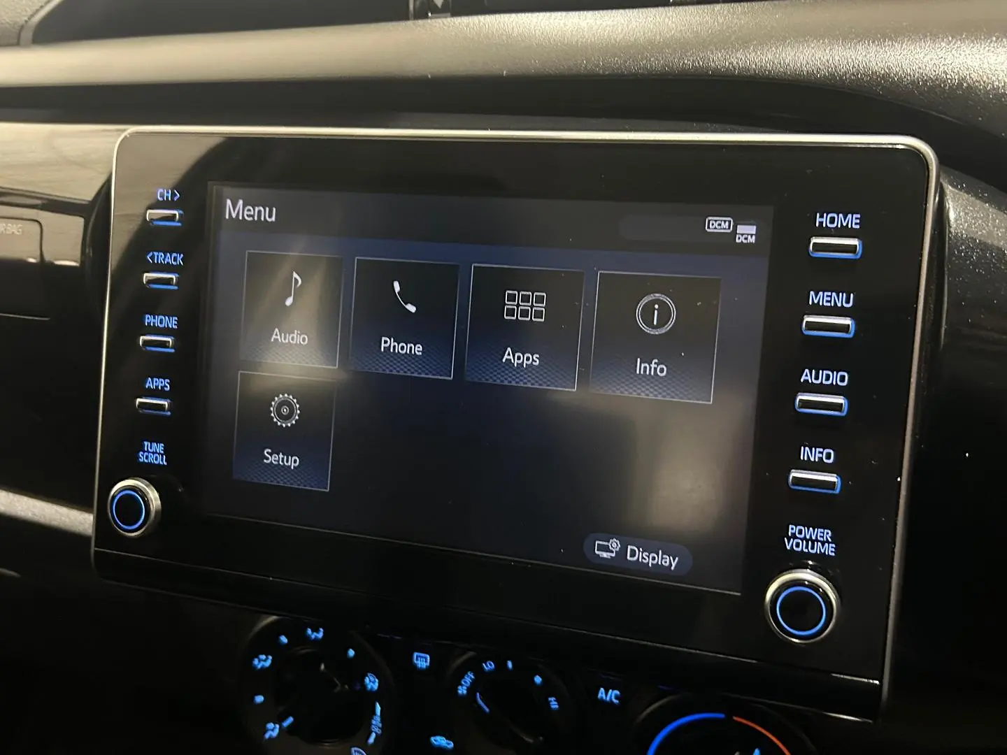 2021 Toyota Hilux Gallery Image 13