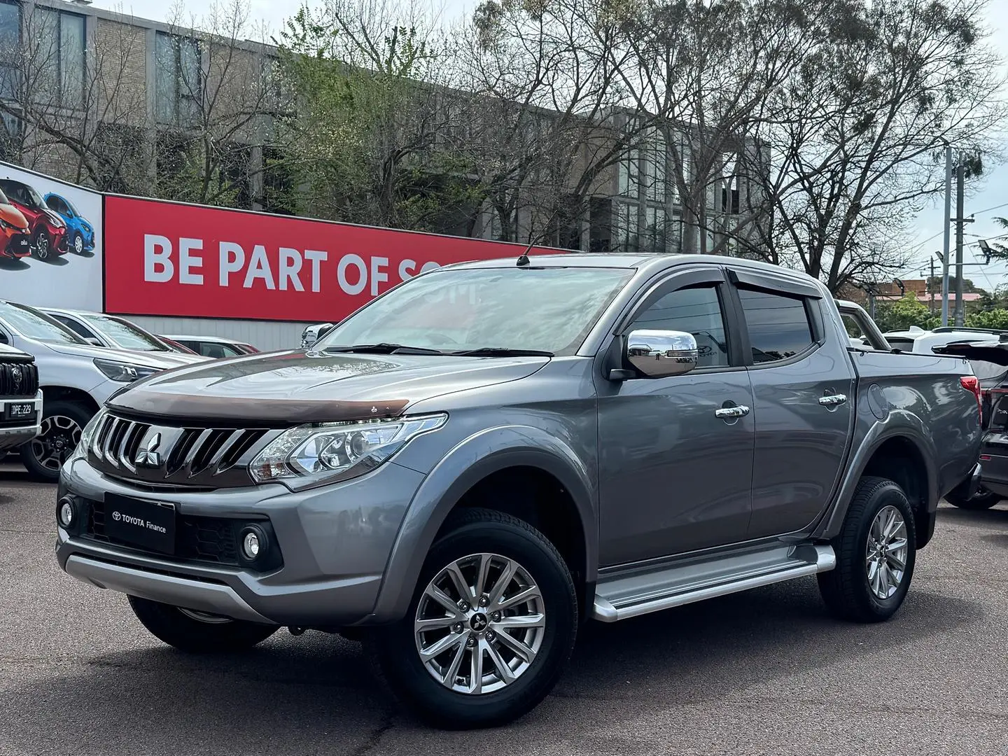 2017 Mitsubishi Triton Gallery Image 10