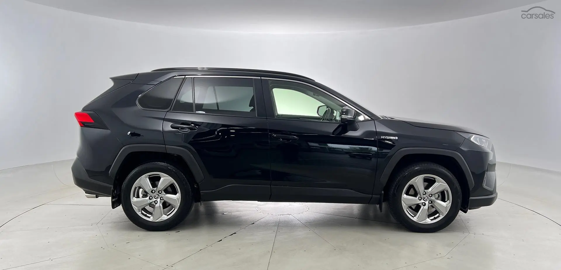 2019 Toyota RAV4 Image 3