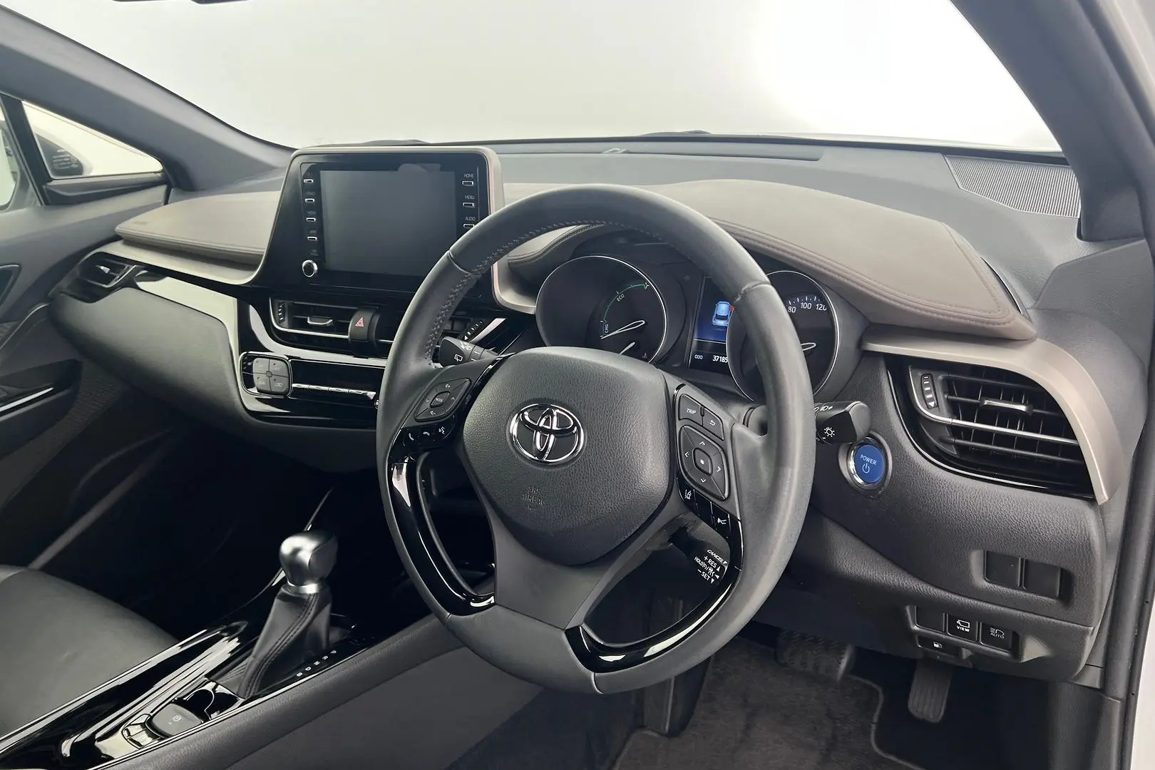 2022 Toyota C-HR Gallery Image 16