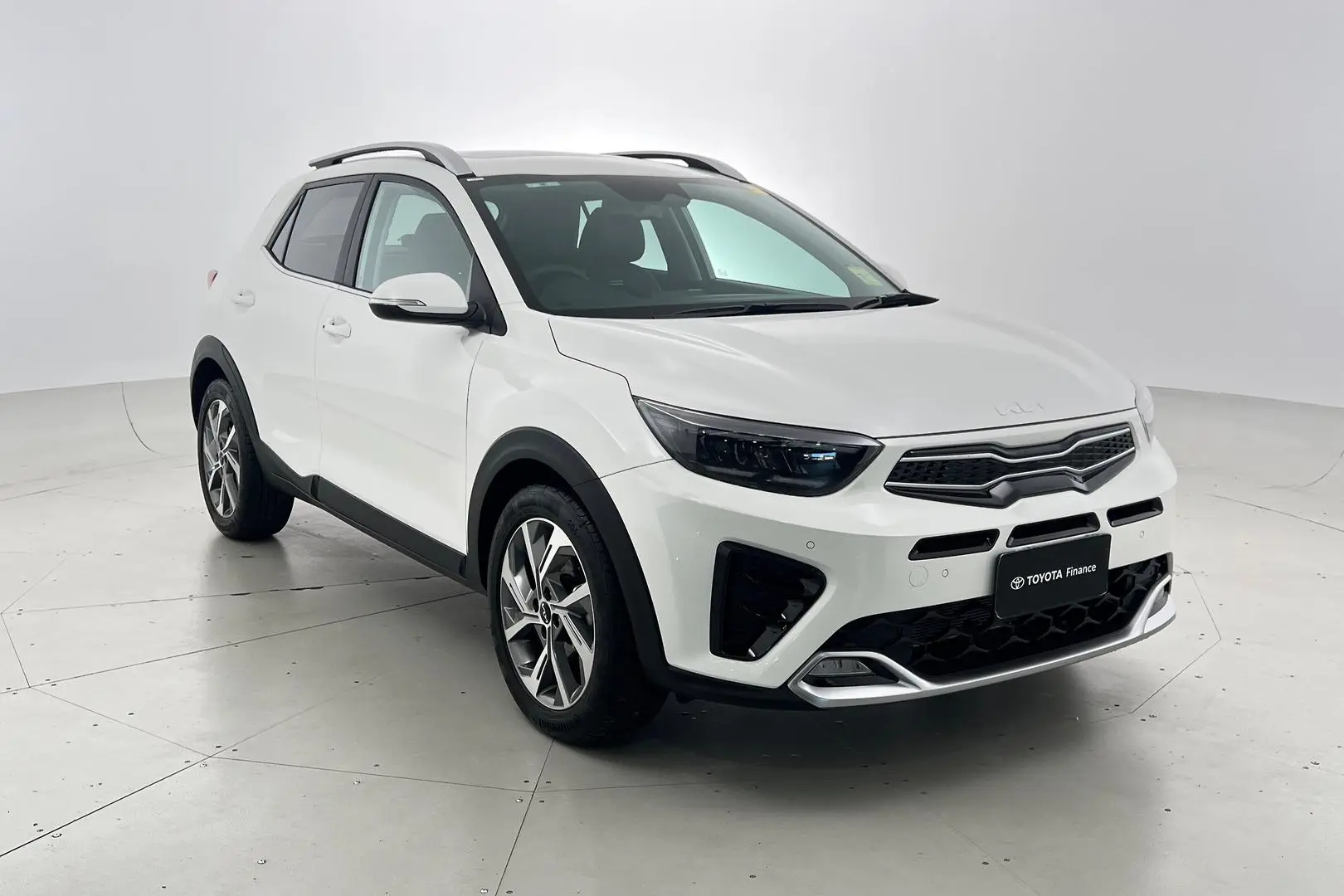 2024 Kia Stonic Gallery Image 1