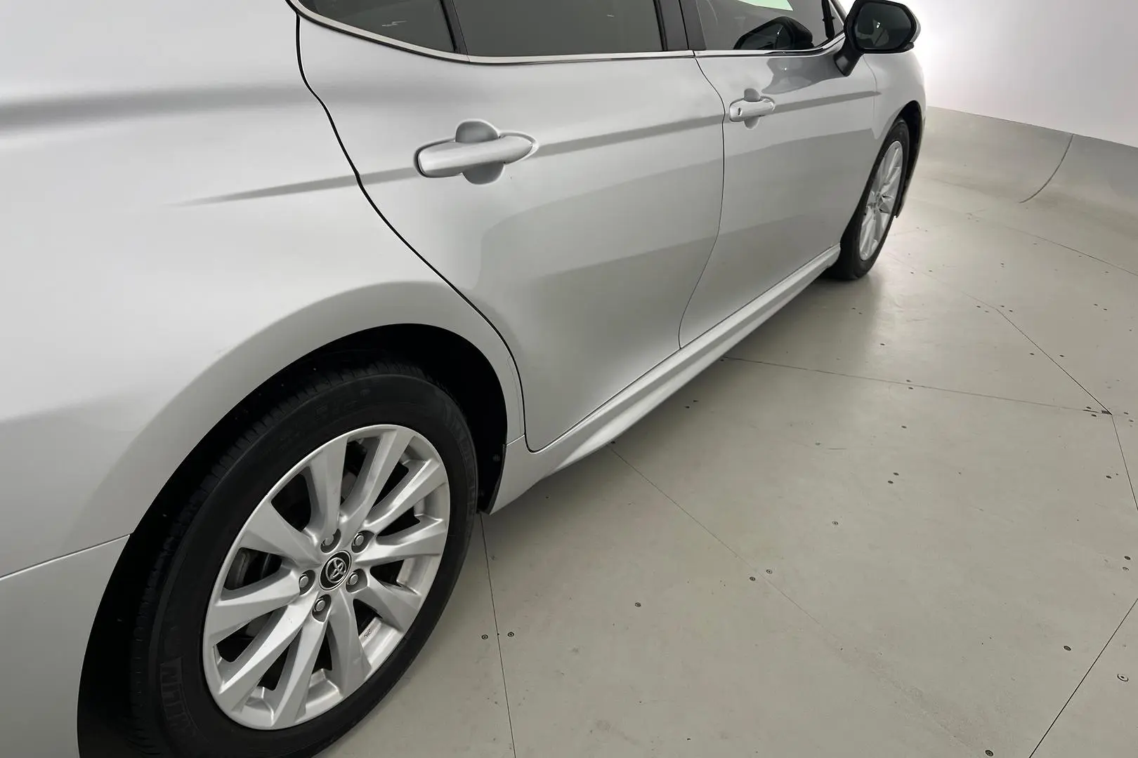 2019 Toyota Camry Gallery Image 24