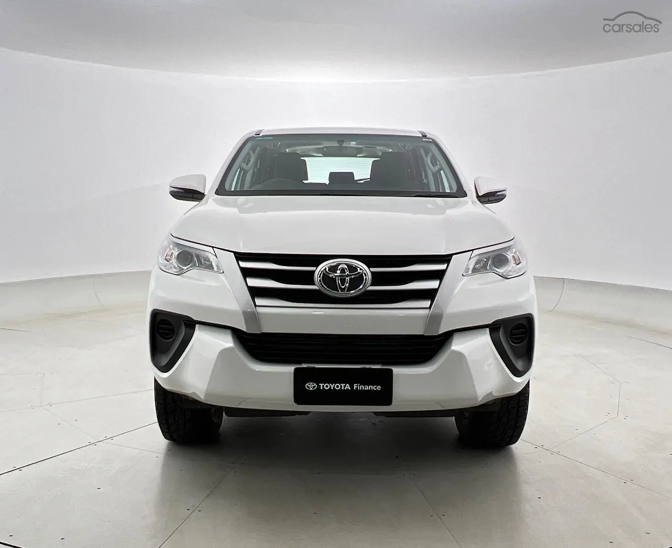 2019 Toyota Fortuner Image 4