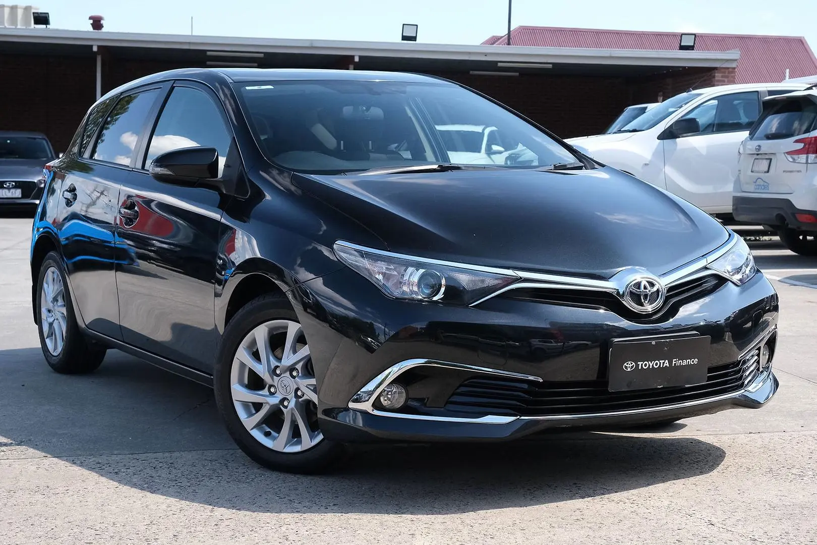 2017 Toyota Corolla Gallery Image 1