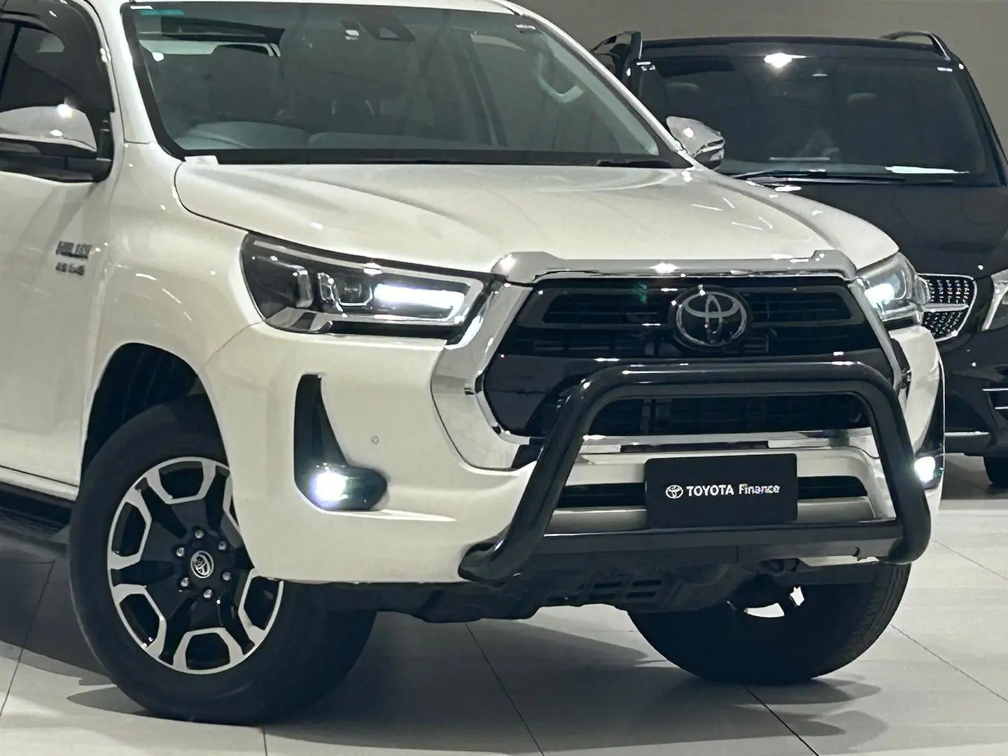 2021 Toyota Hilux Gallery Image 3