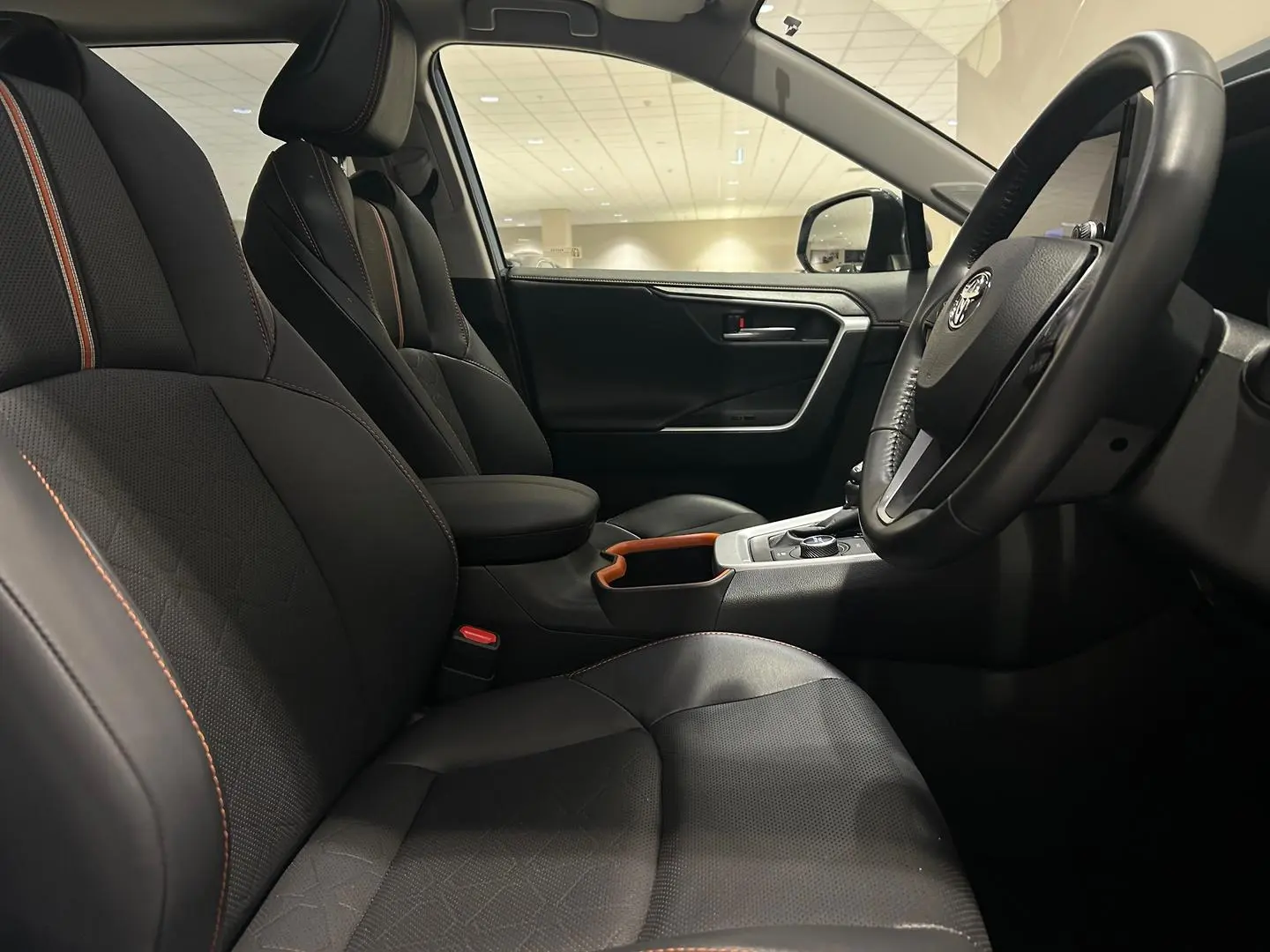 2024 Toyota RAV4 Gallery Image 14