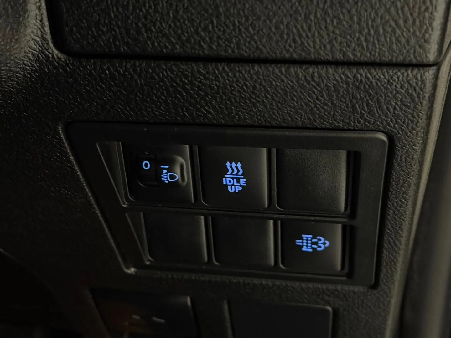 2021 Toyota Hilux Gallery Image 18