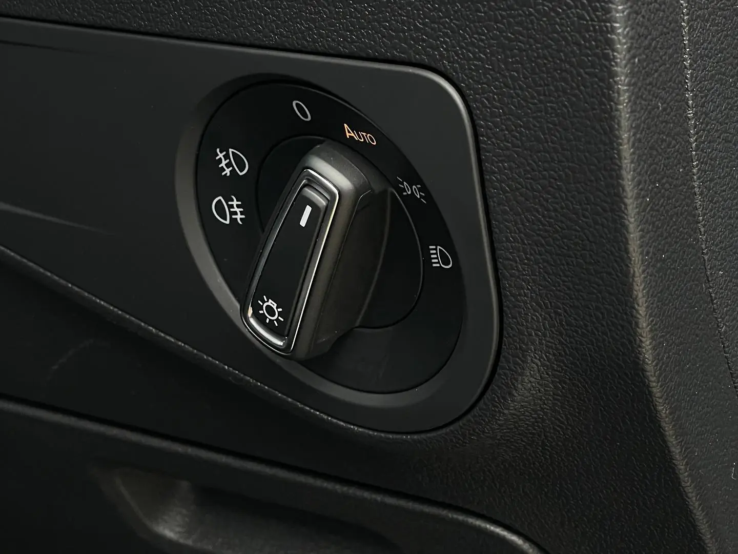 2021 Volkswagen Tiguan Gallery Image 17