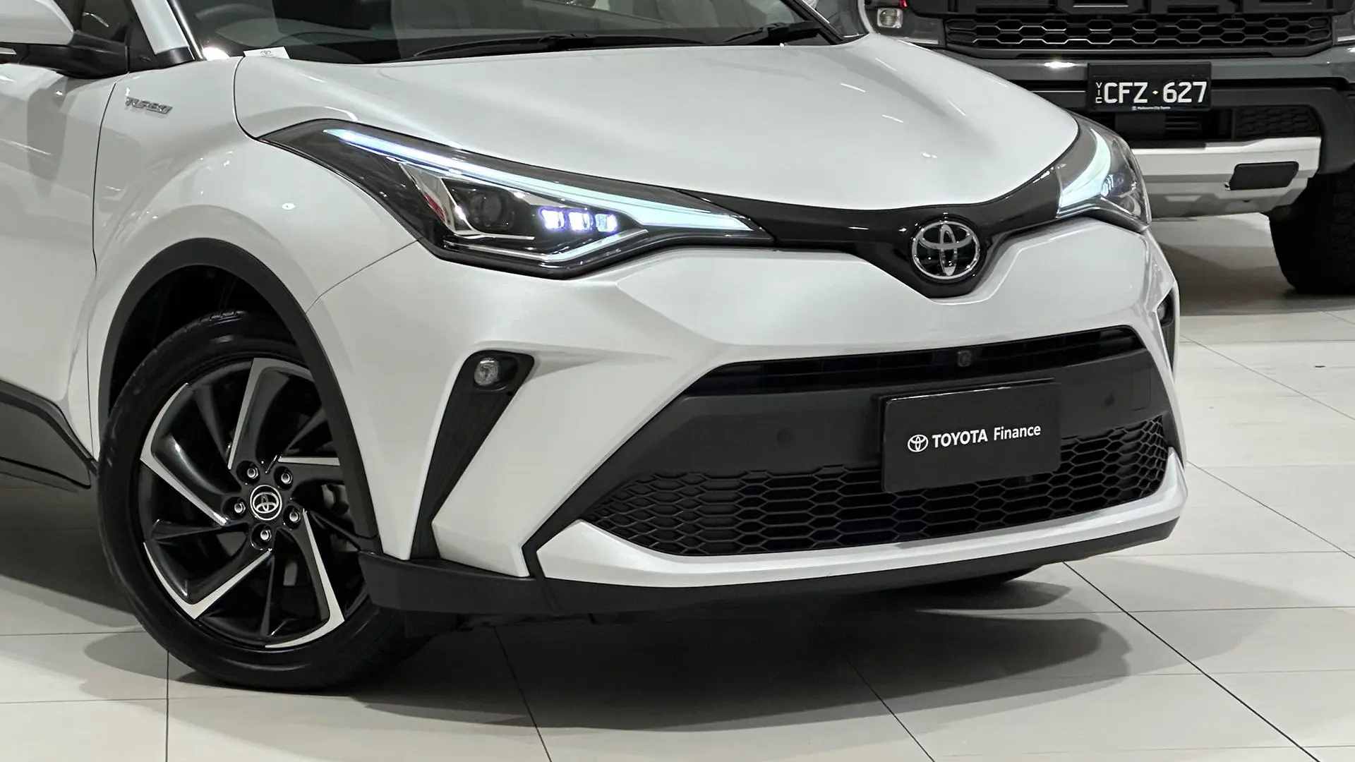 2022 Toyota C-HR Gallery Image 3