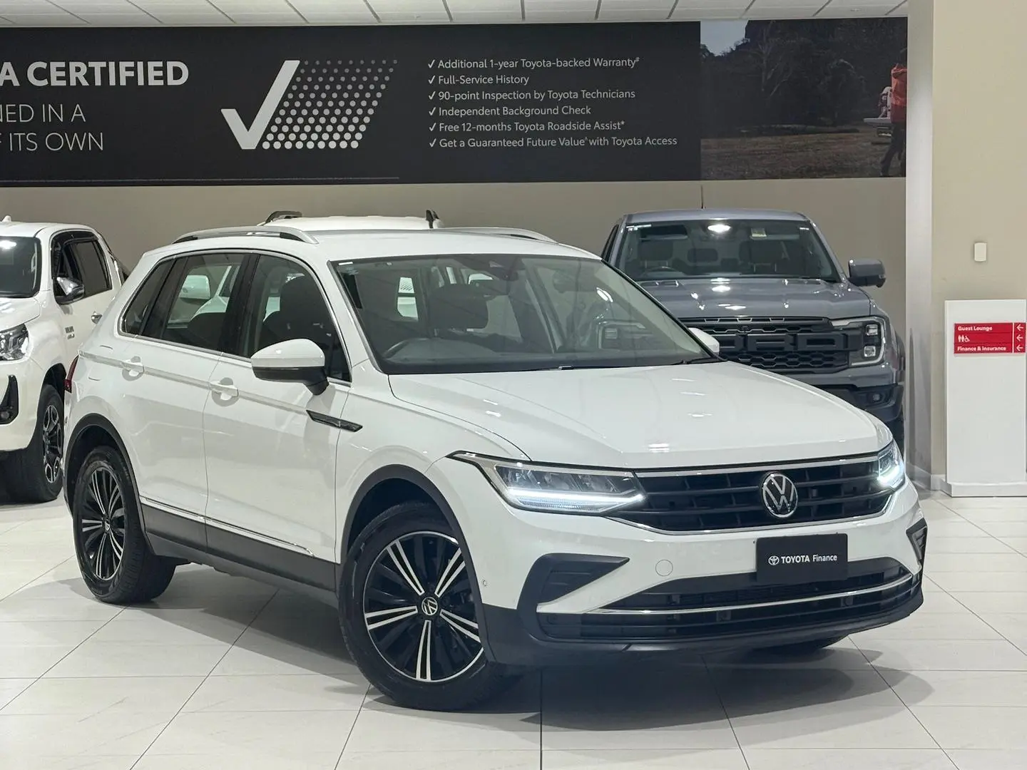 2022 Volkswagen Tiguan Gallery Image 1