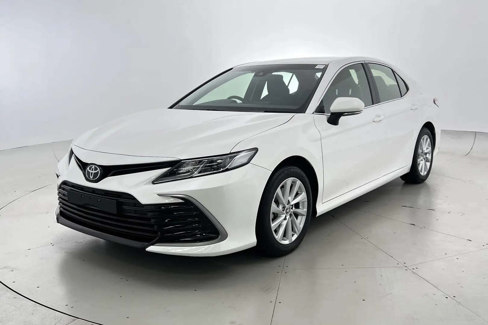 2024 Toyota Camry Gallery Image 2