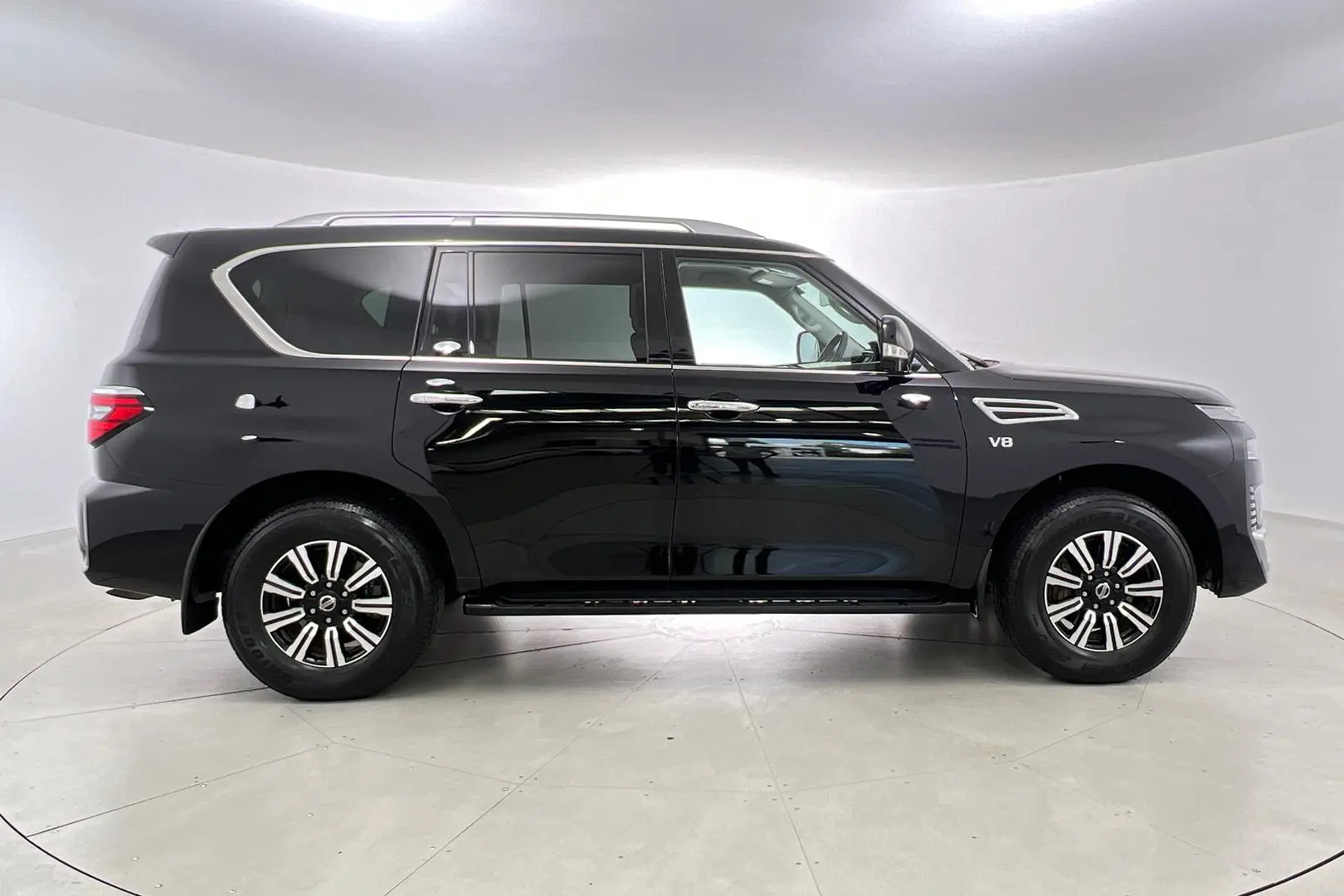 2020 Nissan Patrol Gallery Image 2