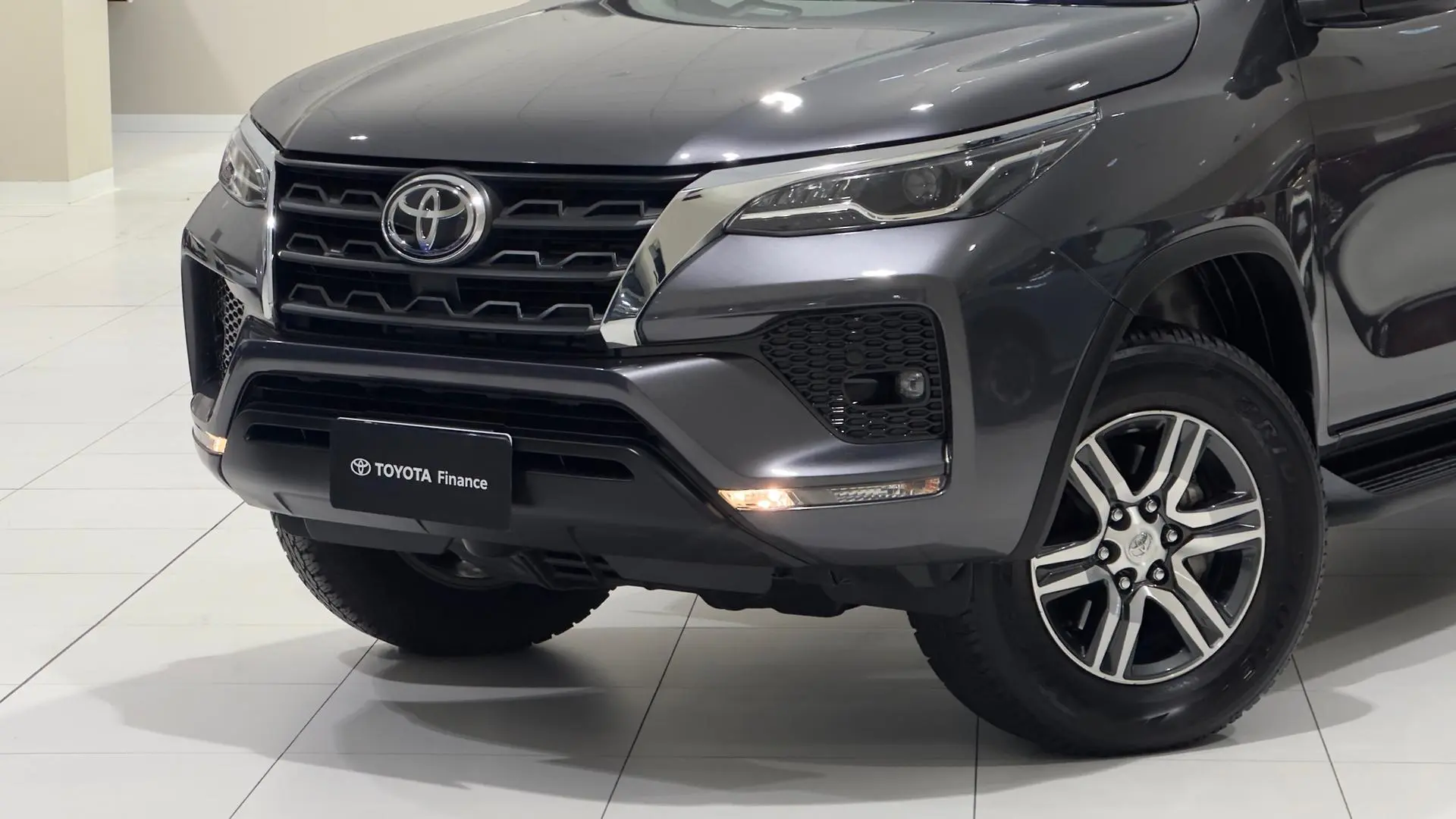 2025 Toyota Fortuner Gallery Image 7