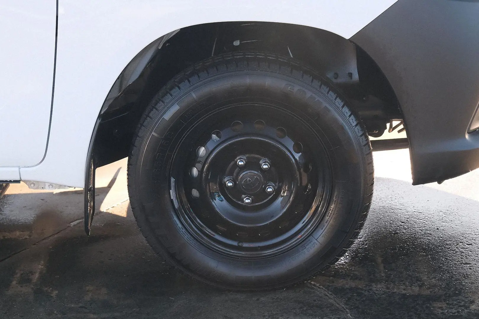 2020 Toyota Hilux Gallery Image 5