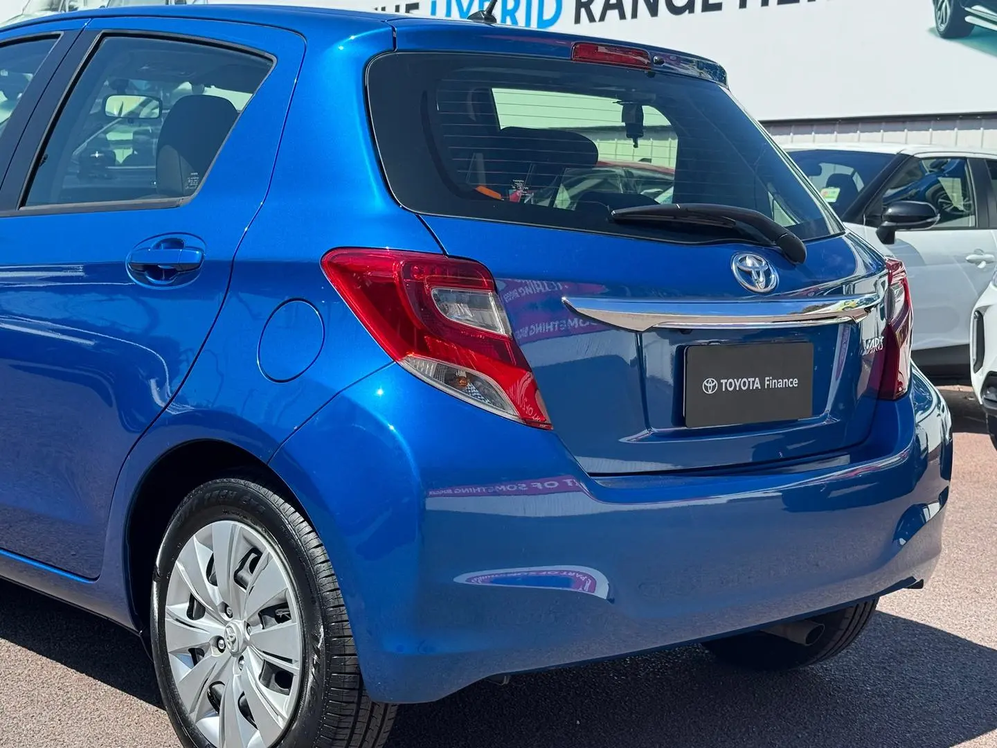 2015 Toyota Yaris Gallery Image 8